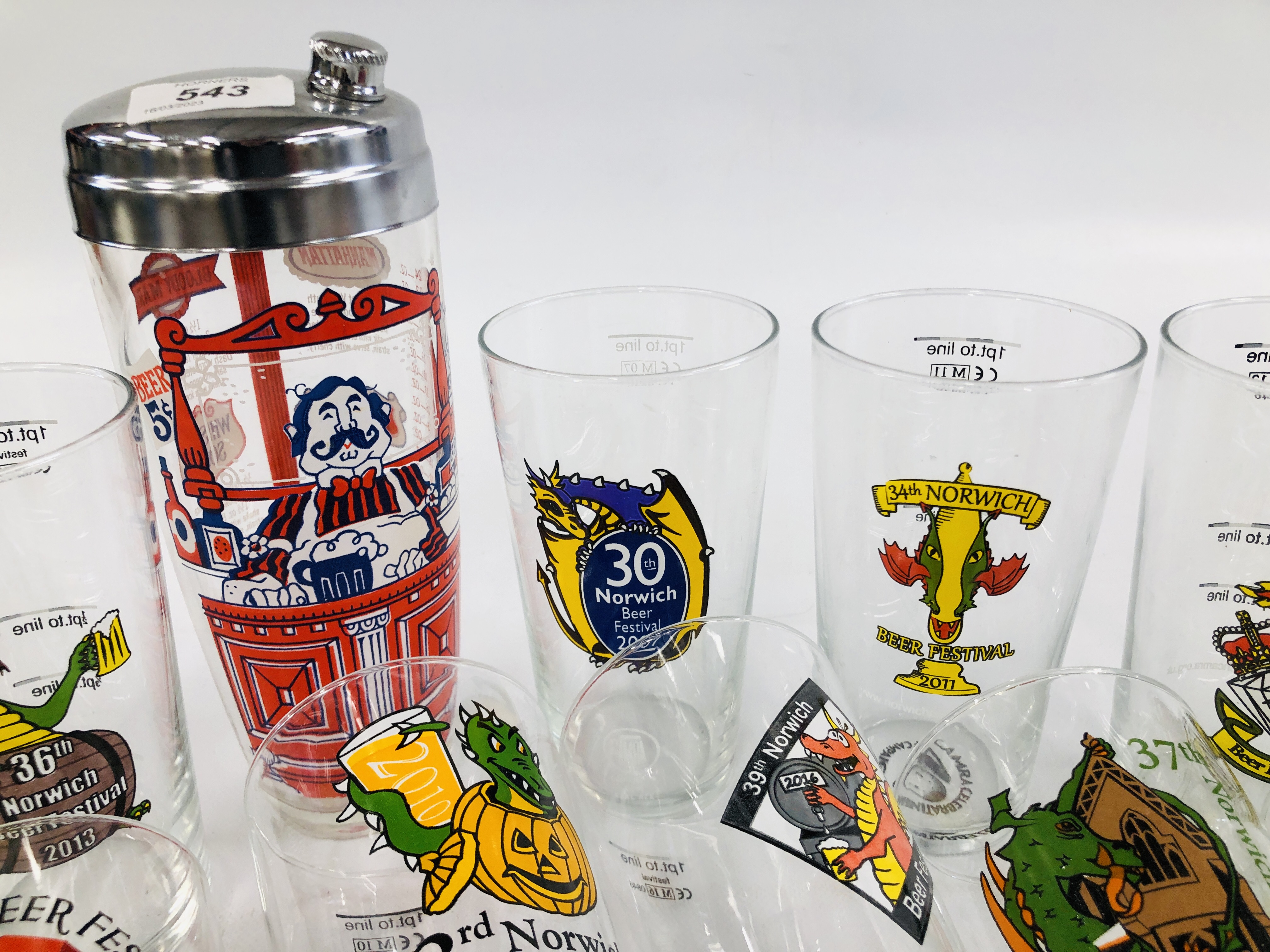 A COLLECTION OF 13 NORWICH BEER FESTIVAL GLASSES ALONG WITH A VINTAGE BOXED SET "BAR BELLES - Image 3 of 7