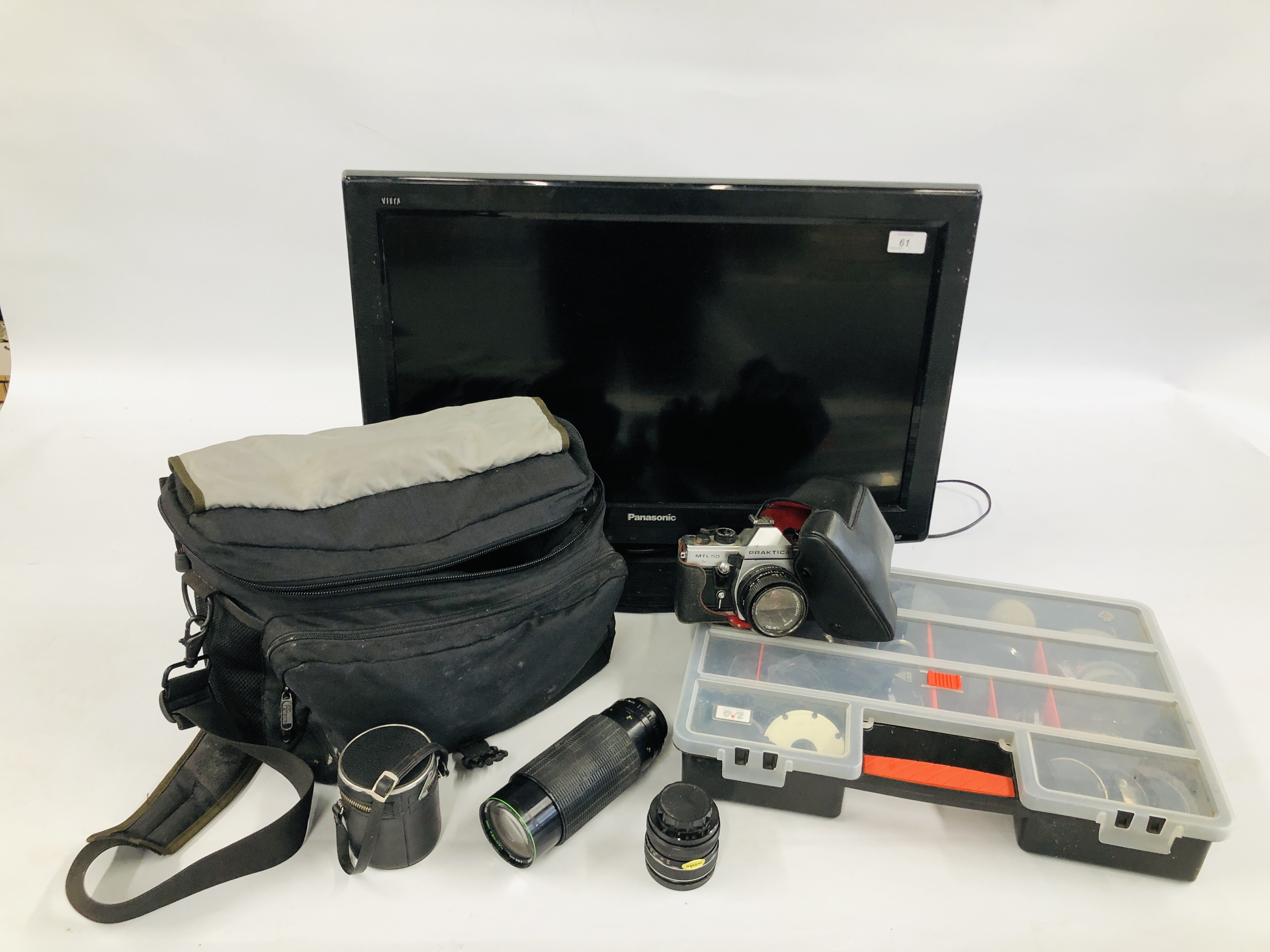 A PANASONIC 26" TV WITH REMOTE, COLLECTION OF CAMERA EQUIPMENT TO INCLUDE PAKTICA MTL 50 CAMERA,
