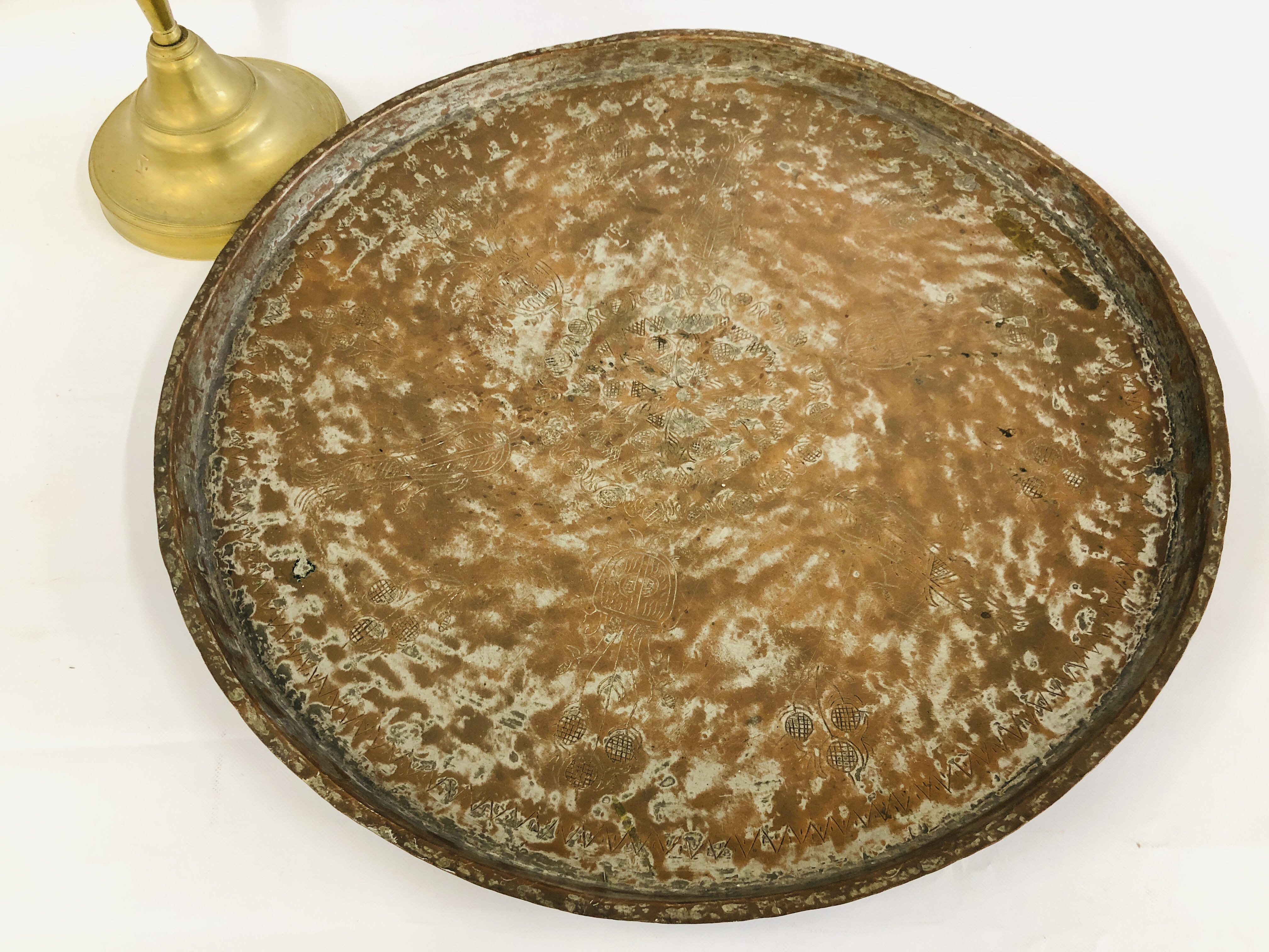 A LARGE MIDDLE EASTERN BRASS CANDLESTICK ON A CIRCULAR BASE H 39. - Image 2 of 8