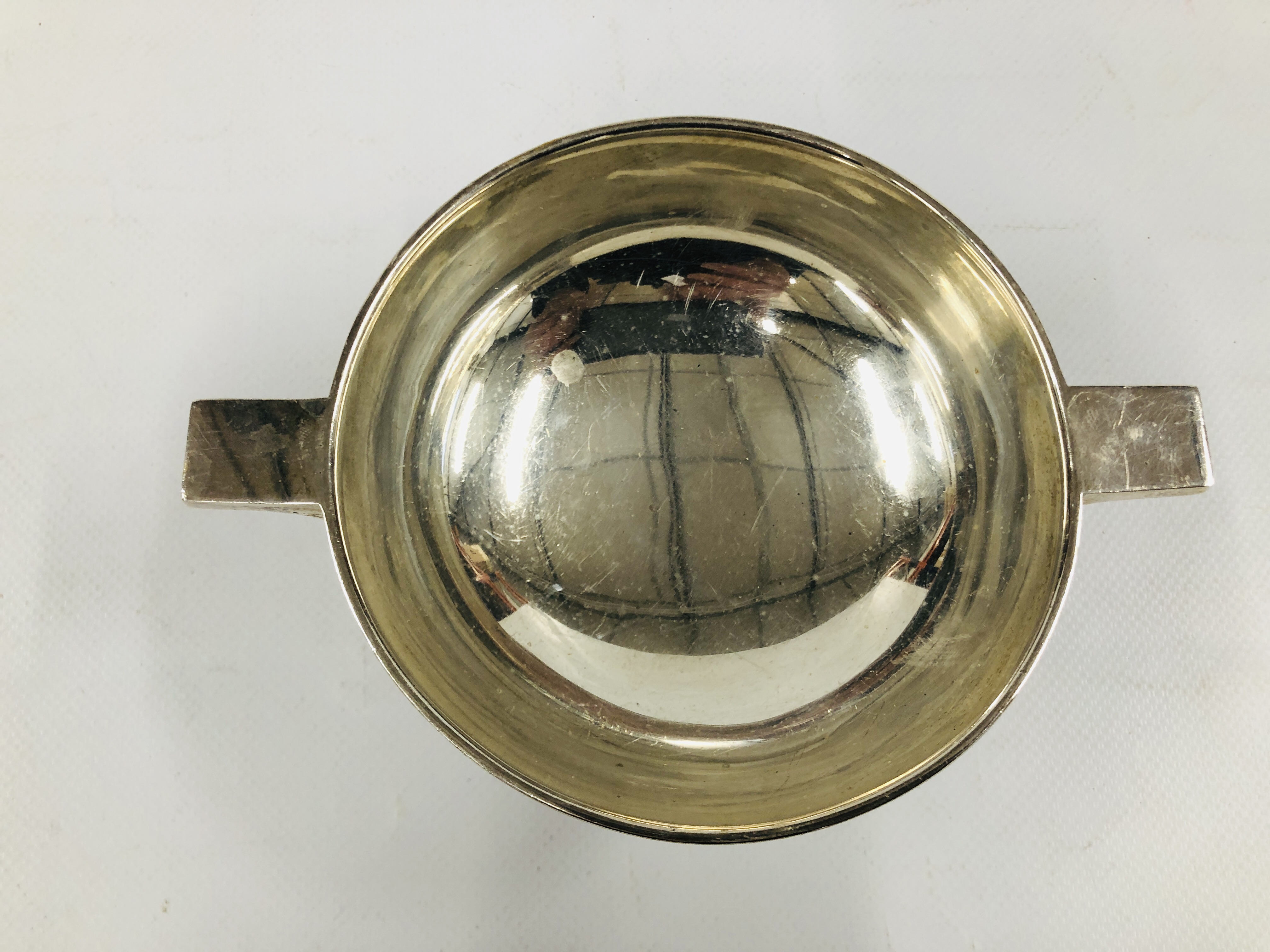 A SILVER FOOTED TWO HANDLED BOWL - BOWL DIAMETER 11.5CM. - Image 4 of 8
