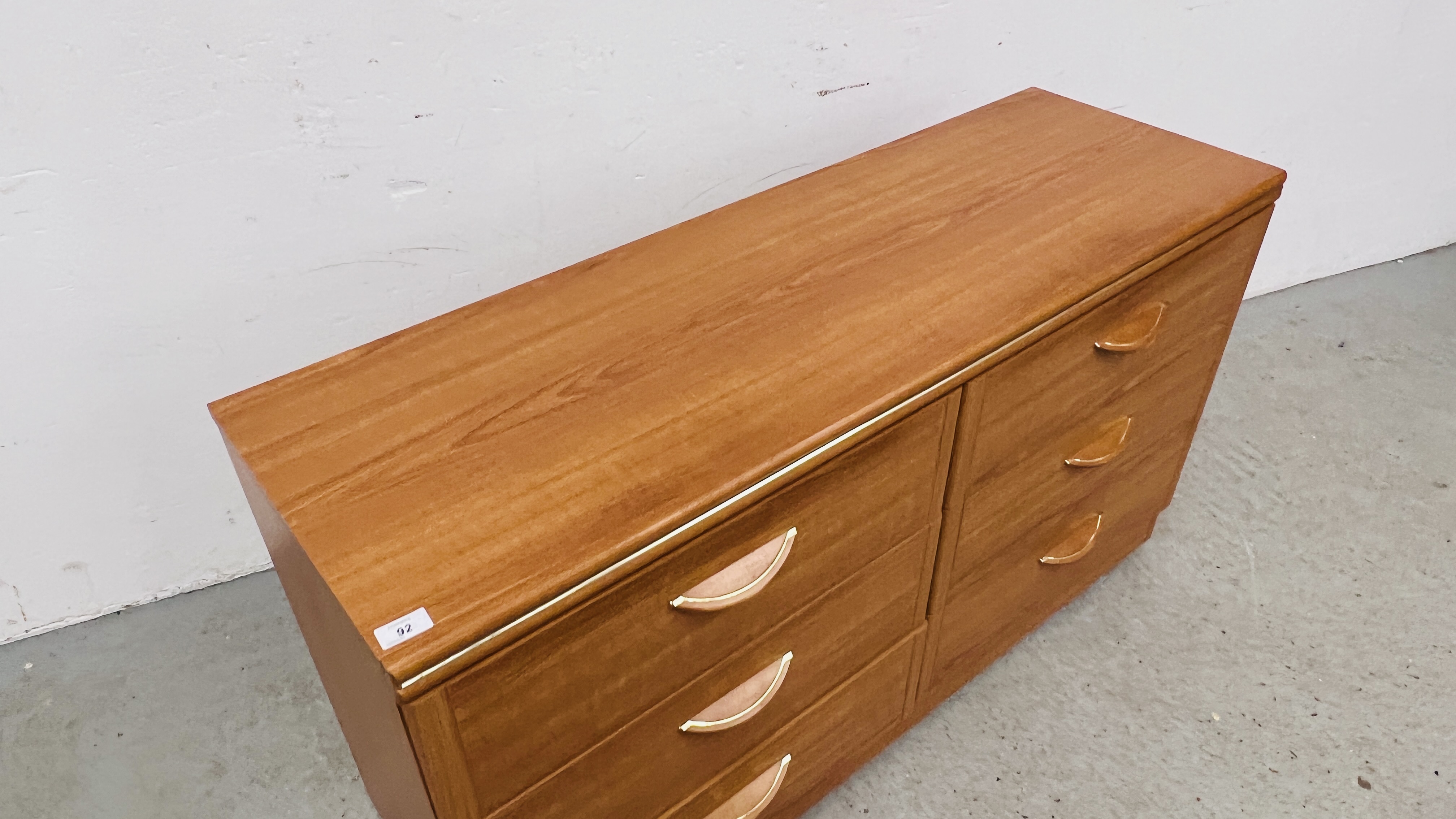 A MODERN ALSTONS CHERRY WOOD FINISH SIX DRAWER BEDROOM CHEST, W 124CM, D 41CM, H 70CM. - Image 3 of 4