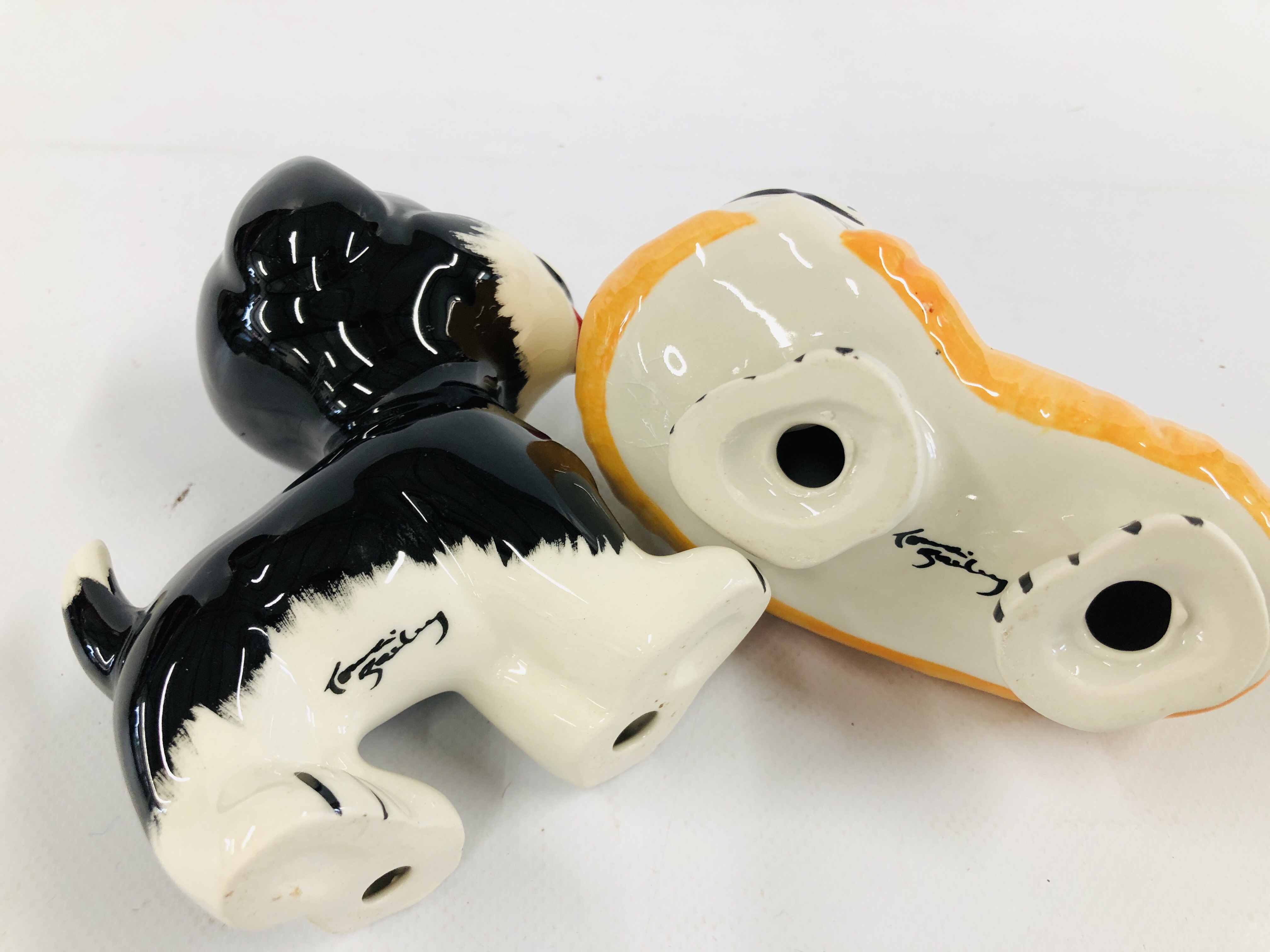 TWO LORNA BAILEY DOGS TO INCLUDE BENGO (H 12CM) AND DOOGLE HEIGHT (8CM). - Image 5 of 5