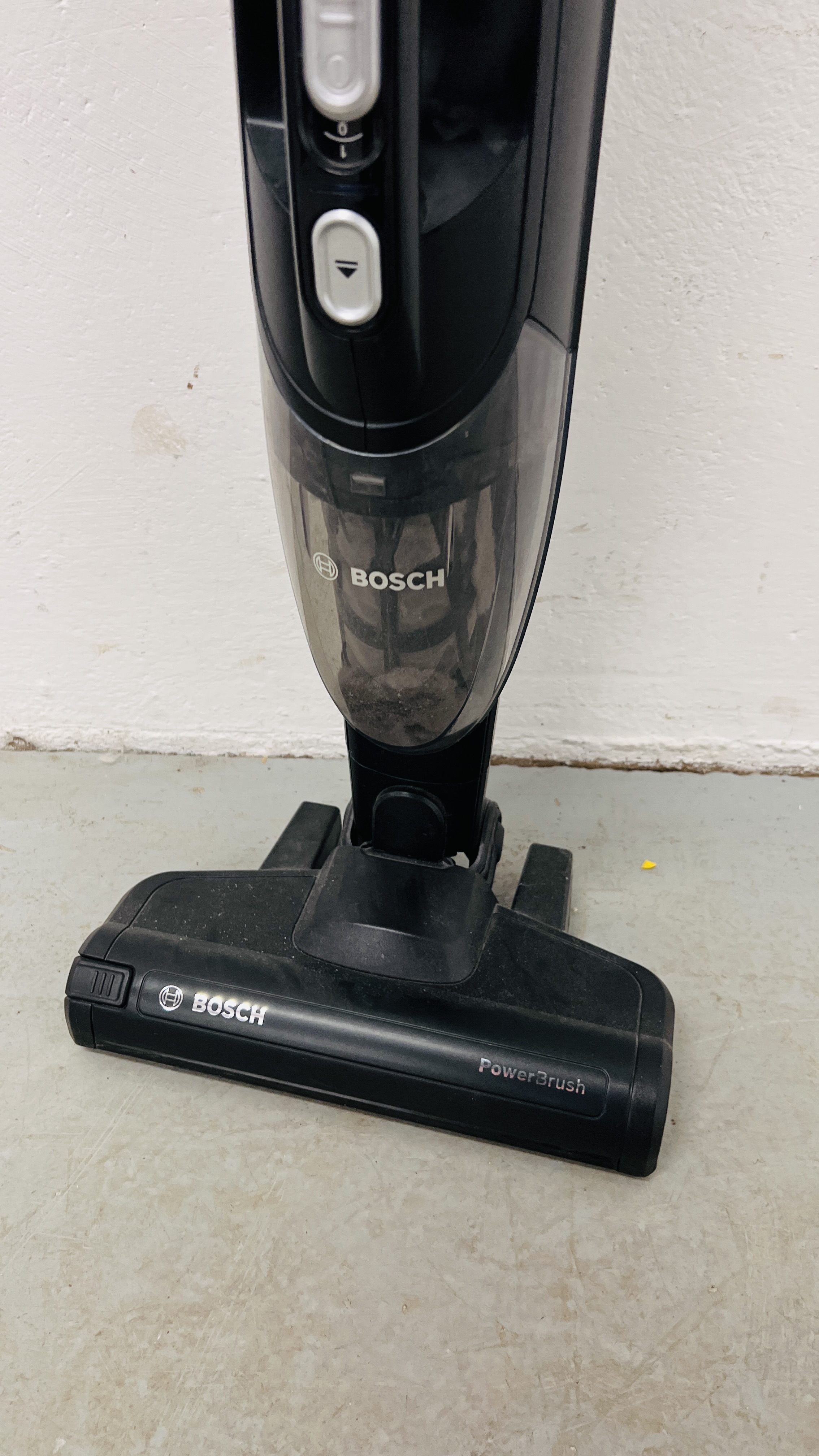 BOSCH 18V CORDLESS 2 IN 1 VACUUM CLEANER (NO CHARGER) - SOLD AS SEEN. - Image 4 of 4