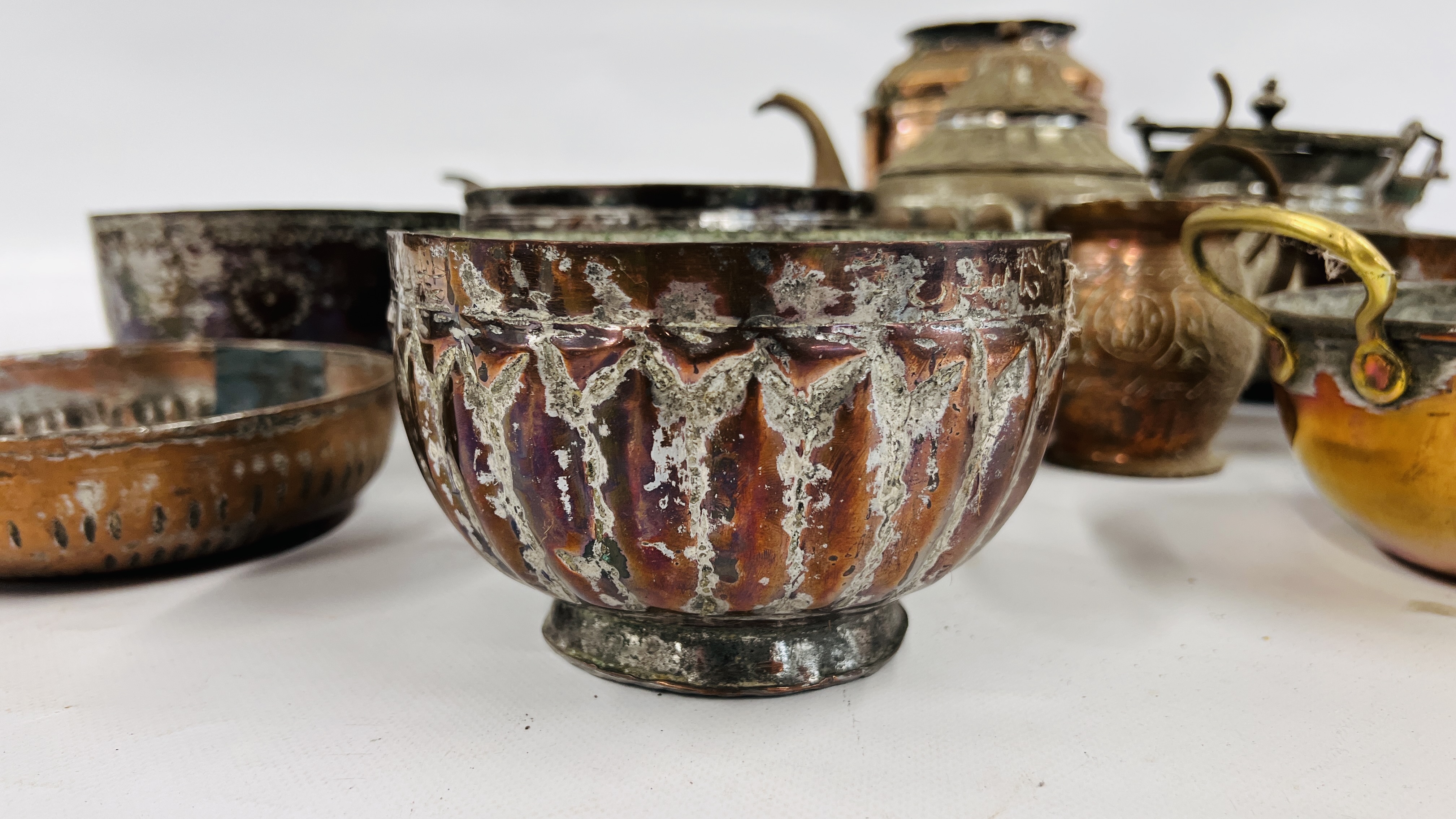 A BOX OF ASSORTED MIDDLE EASTERN AND ASIAN METAL WARE ARTIFACTS COMPRISING PANS, CONTAINERS, - Image 2 of 17