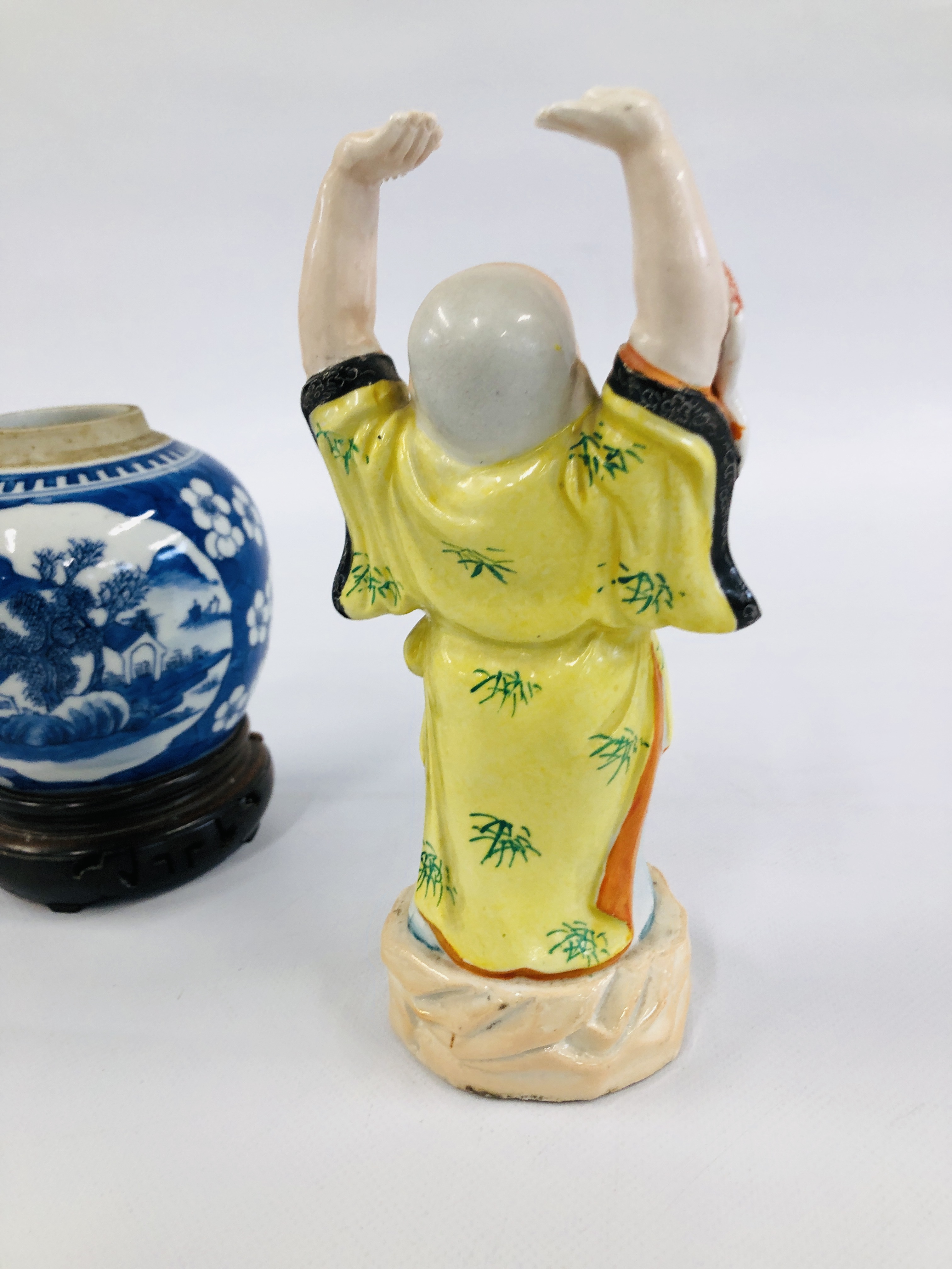 A ORIENTAL BLUE AND WHITE GINGER JAR AND STAND ALONG WITH A JAPANESE BUDDA FIGURE. - Image 3 of 10