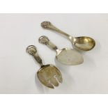 A PAIR OF CONTINENTAL WHITE METAL FISH SERVERS MAKERS SJ ALONG WITH A FURTHER SERVING SPOON BY THE