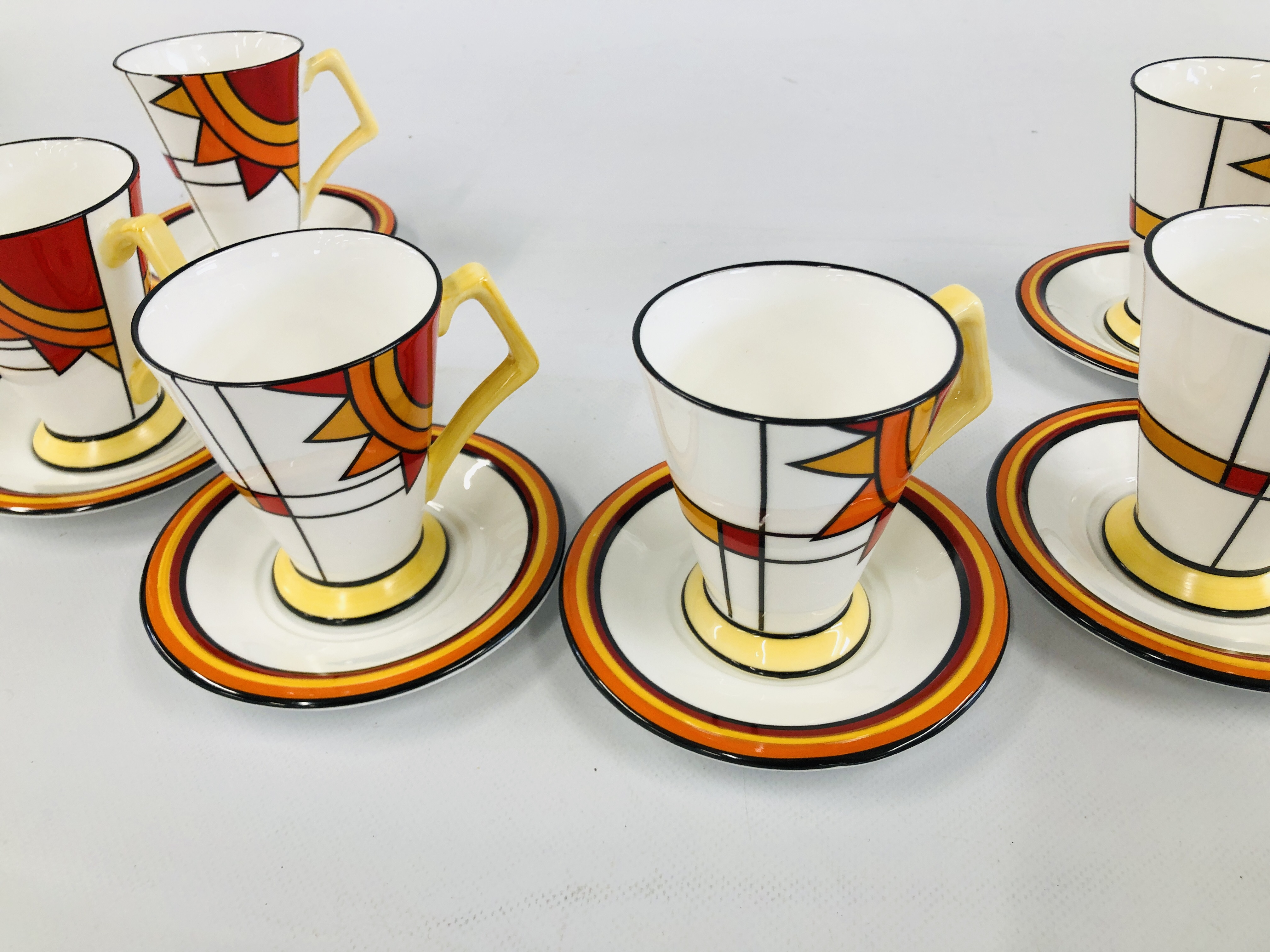A MODERN ABSTRACT DESIGN 12 PIECE COFFEE CUP SET BY "THE BRIAN WOOD COLLECTION" ALONG WITH A LARGE - Image 6 of 7