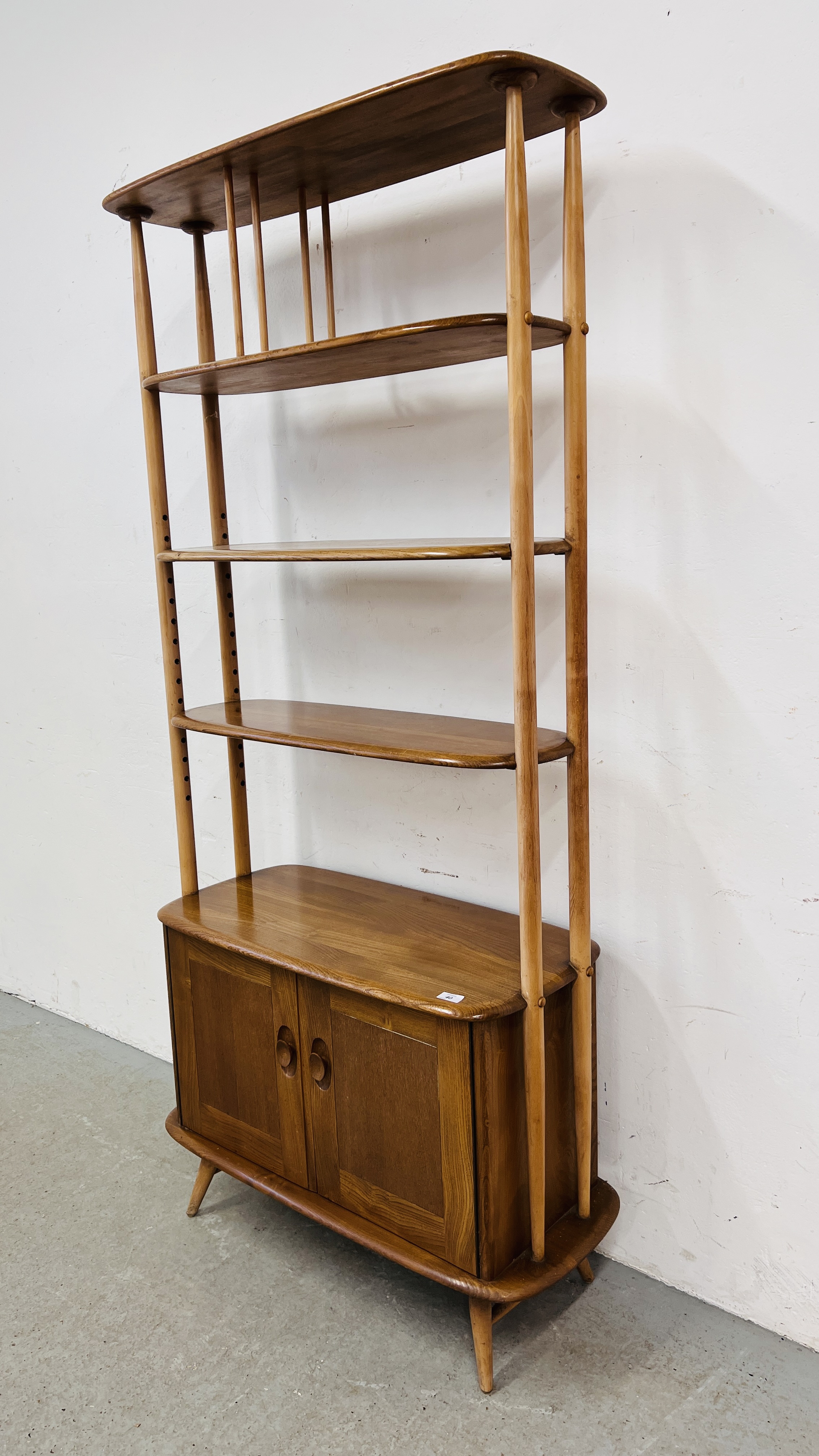 AN ERCOL WINDSOR GIRAFFE ROOM DIVIDER WITH 2 DOOR CUPBOARD BASE, - Image 2 of 19