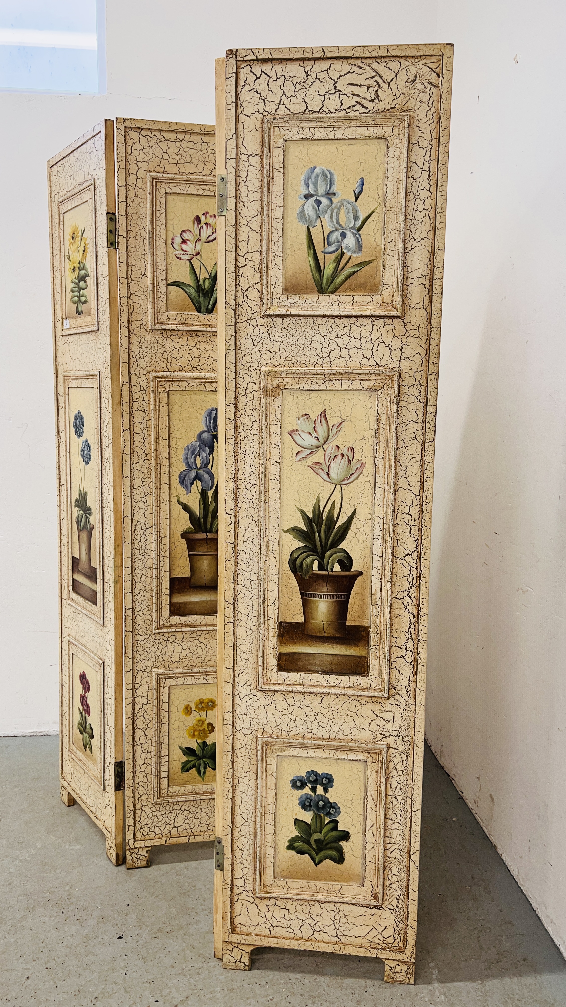 A FOUR FOLD SCREEN DECORATED WITH HAND PAINTED STILL LIFE EACH SECTION 180CM. X 40CM. - Image 3 of 6