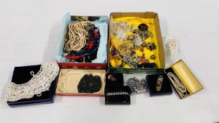 TWO TRAYS OF ASSORTED COSTUME AND VINTAGE JEWELLERY TO INCLUDE A QUANTITY OF CLIP ON EARRINGS,