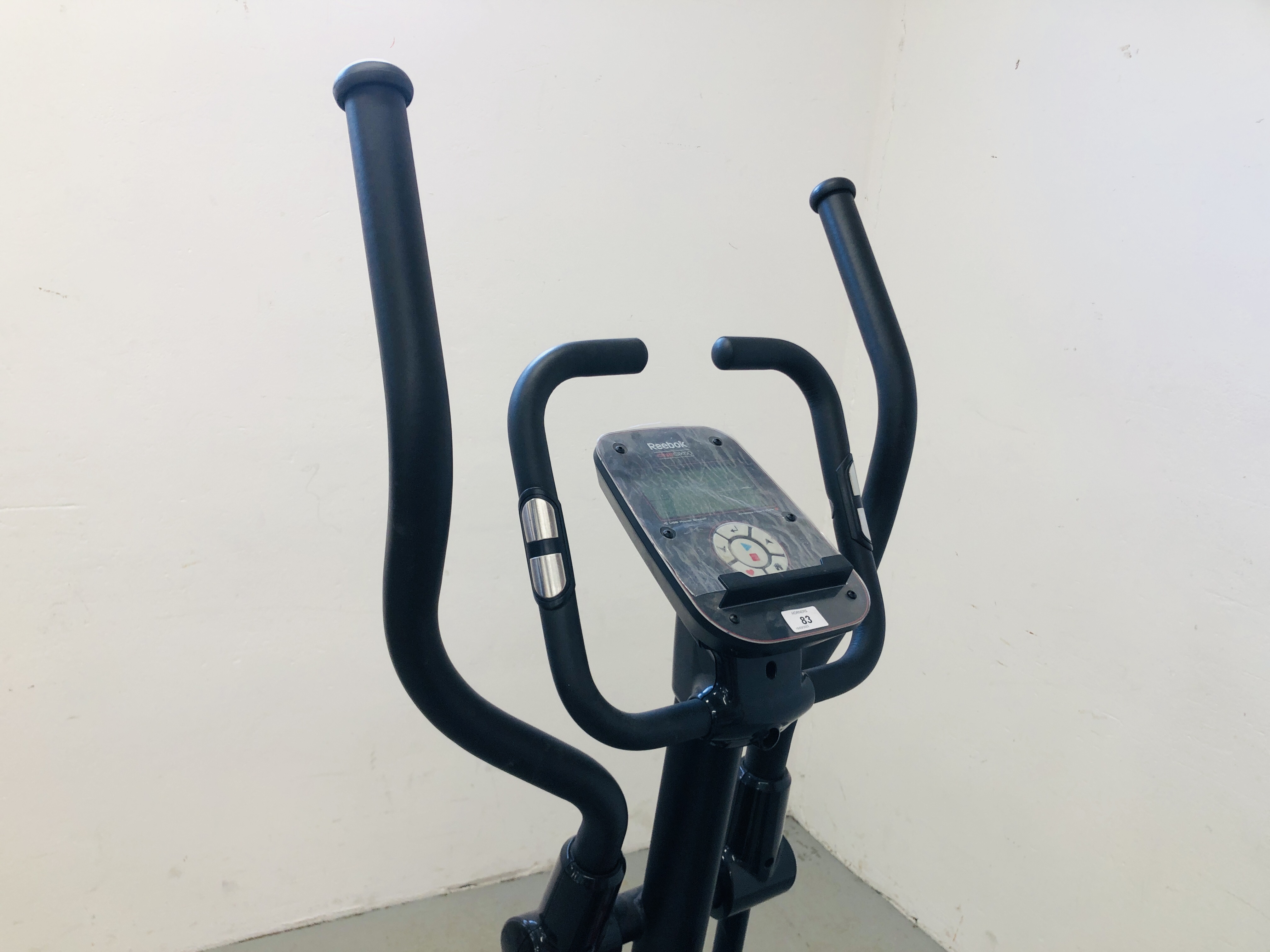 REEBOK ONE GX50 CROSS TRAINER - SOLD AS SEEN. - Image 6 of 6