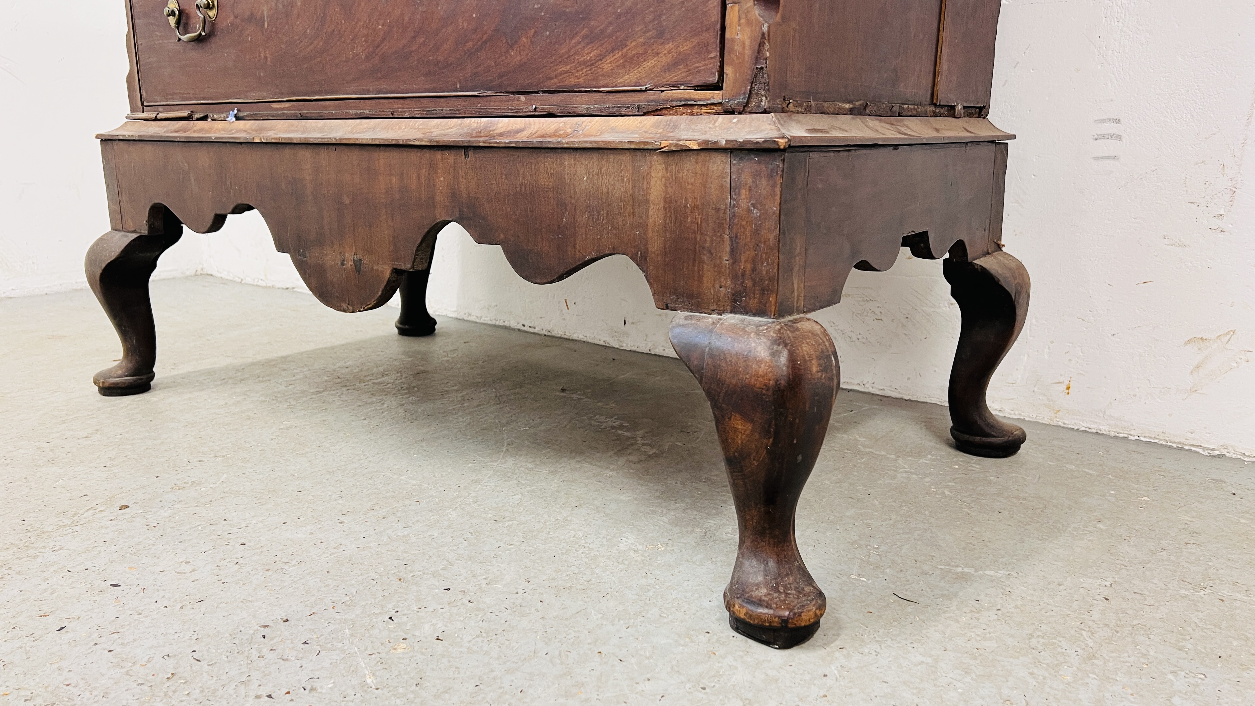 AN ANTIQUE MAHOGANY THREE OVER THREE DRAWER CHEST ON SPLAYED LEG, - Image 4 of 15