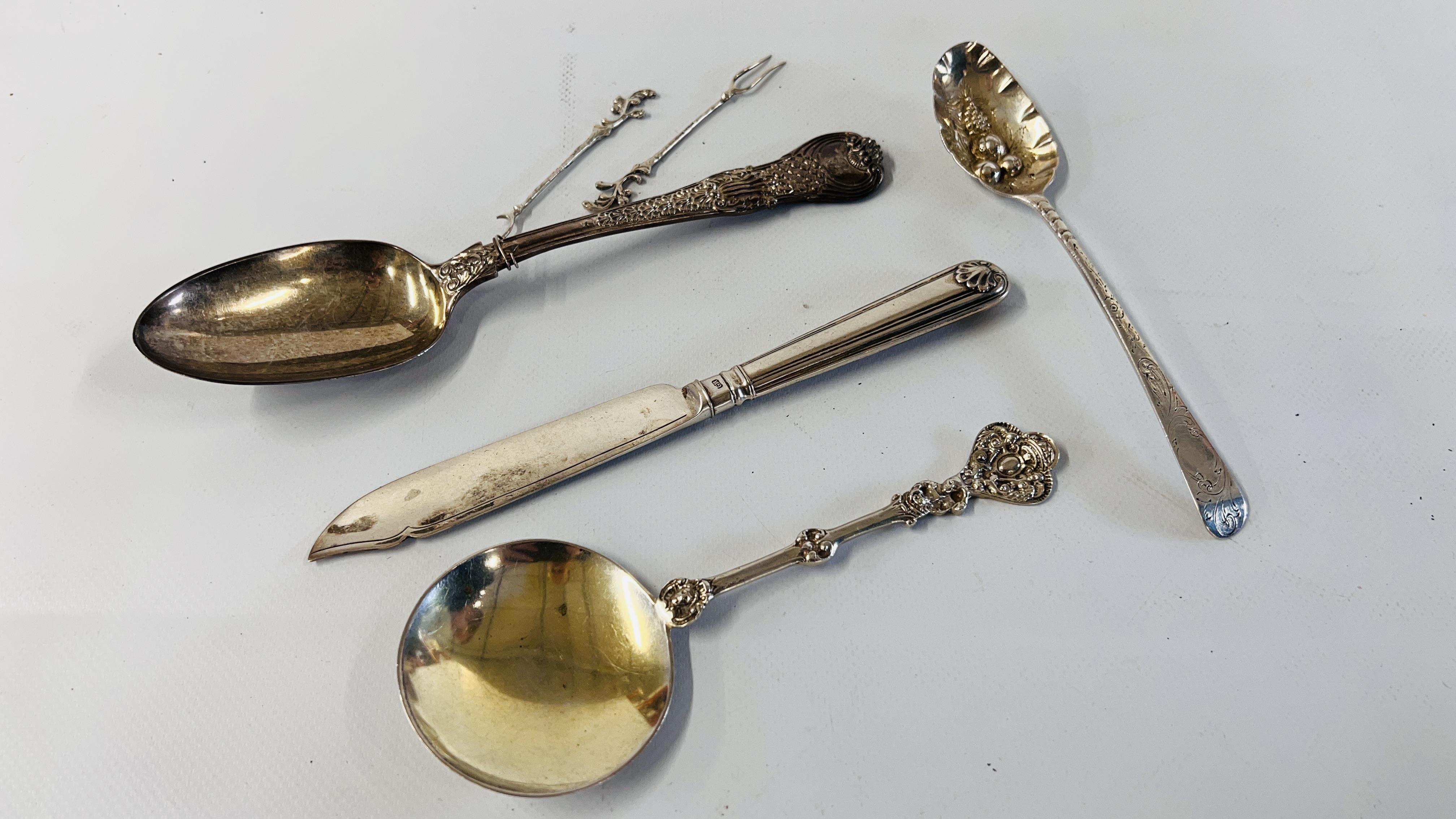 3 VARIOUS SILVER FRUIT SPOONS, GEORGIAN AND LATER, ALONG WITH CAKE KNIFE, SHEFFIELD ASSAY,