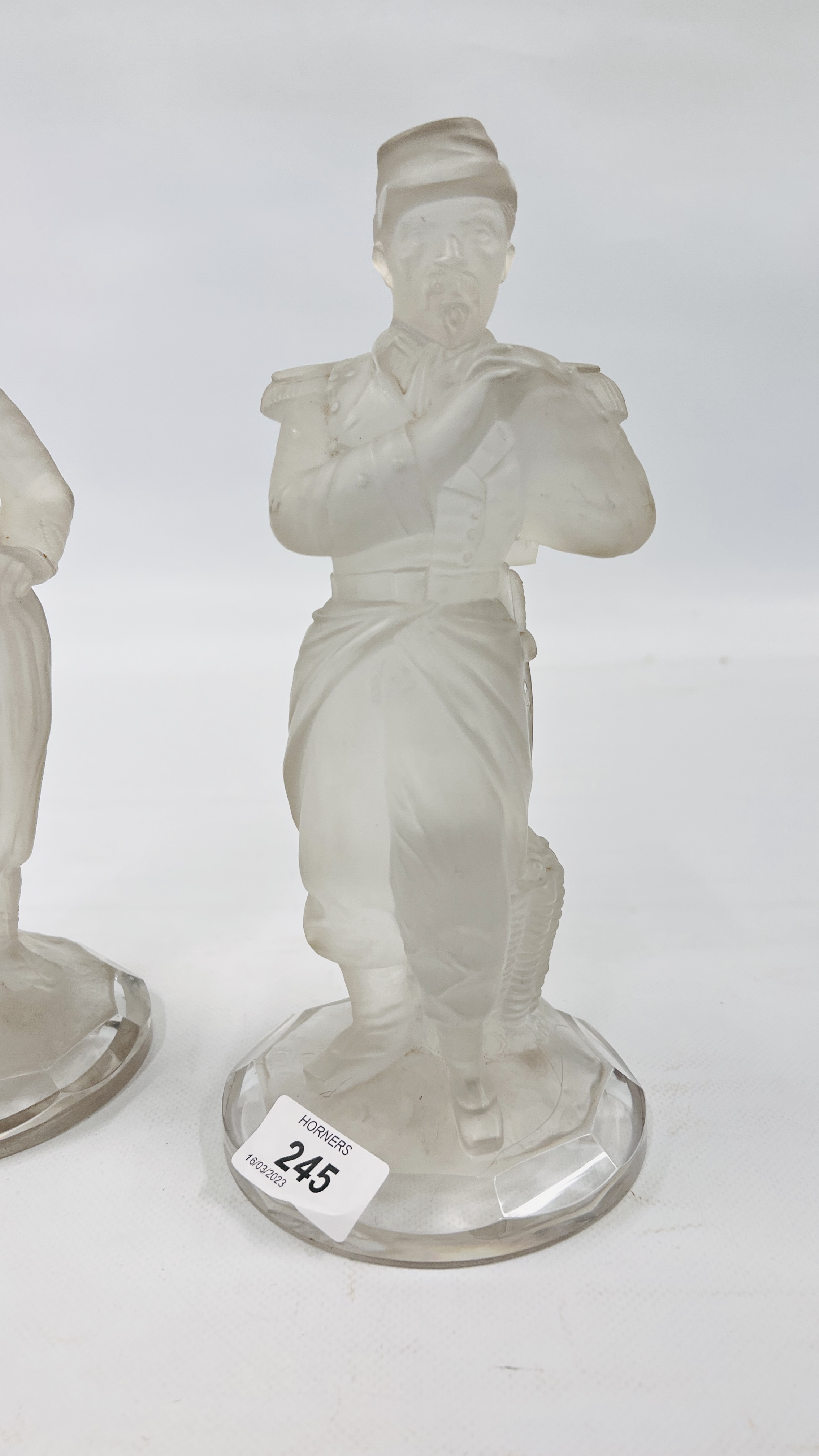 A PAIR OF C20TH FRENCH GLASS FIGURES OF A FRENCH LEGIONNAIRE AND AN ALGERIAN, 24CM HIGH. - Image 3 of 10