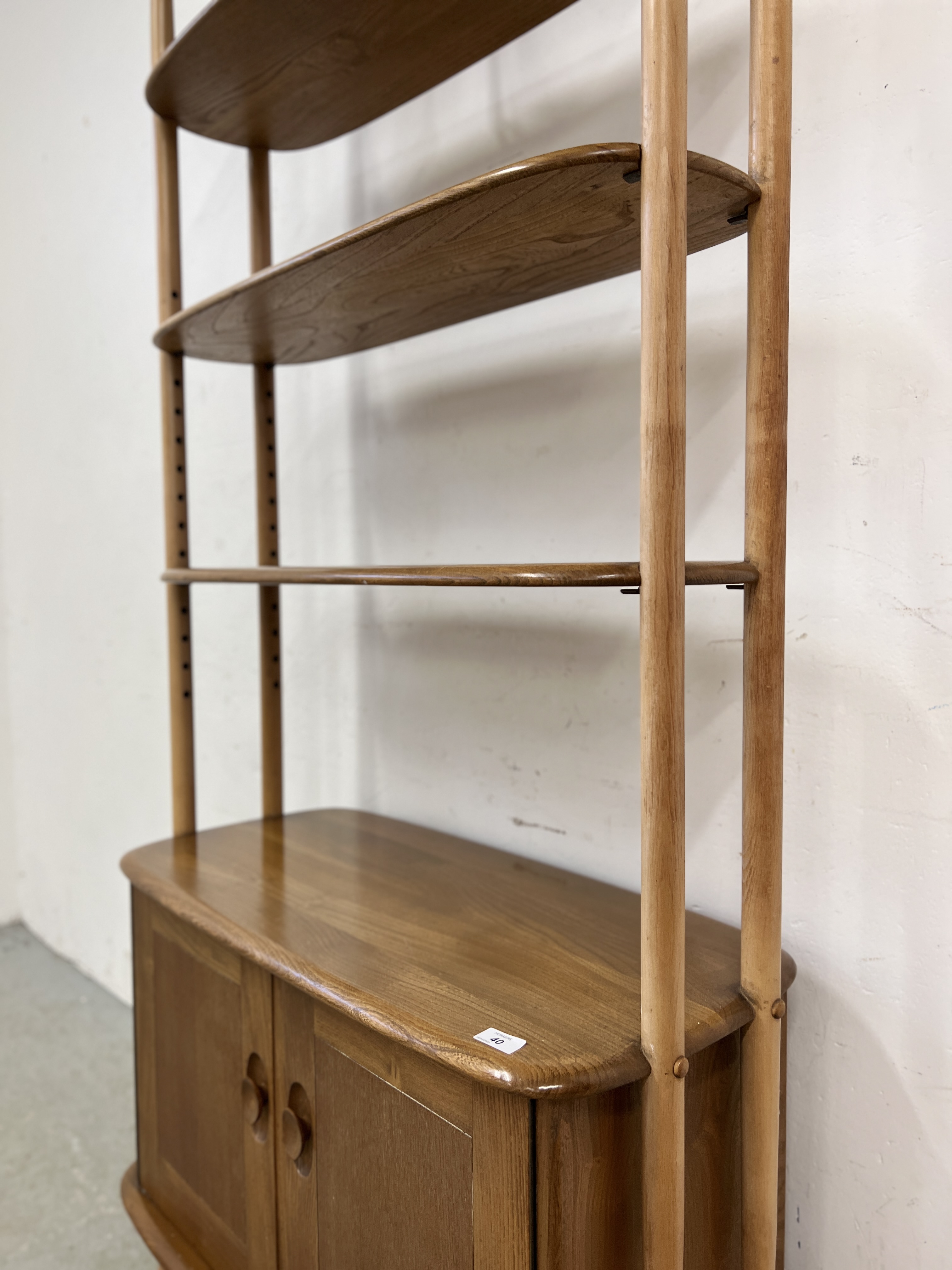 AN ERCOL WINDSOR GIRAFFE ROOM DIVIDER WITH 2 DOOR CUPBOARD BASE, - Image 18 of 19