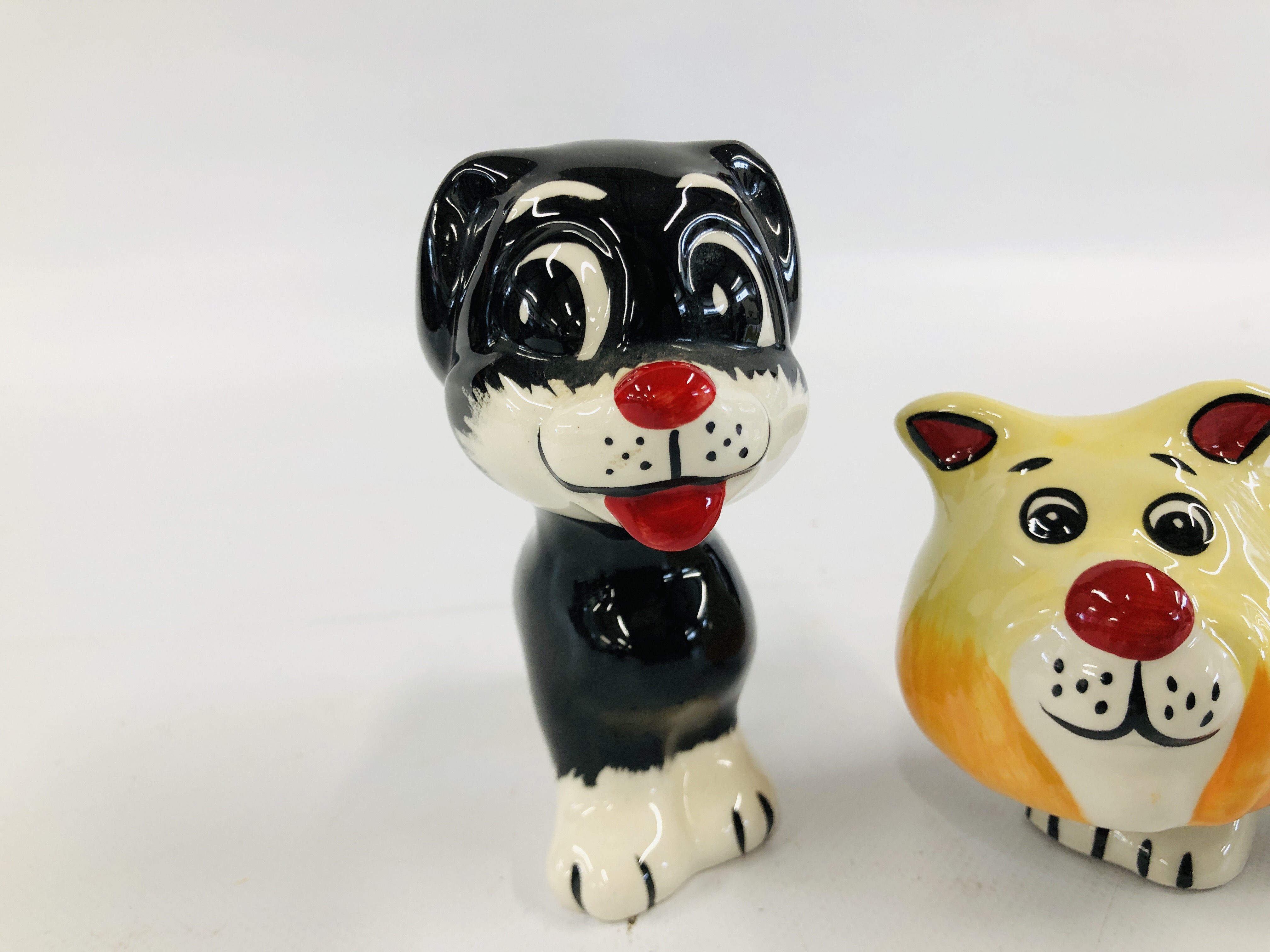 TWO LORNA BAILEY DOGS TO INCLUDE BENGO (H 12CM) AND DOOGLE HEIGHT (8CM). - Image 3 of 5