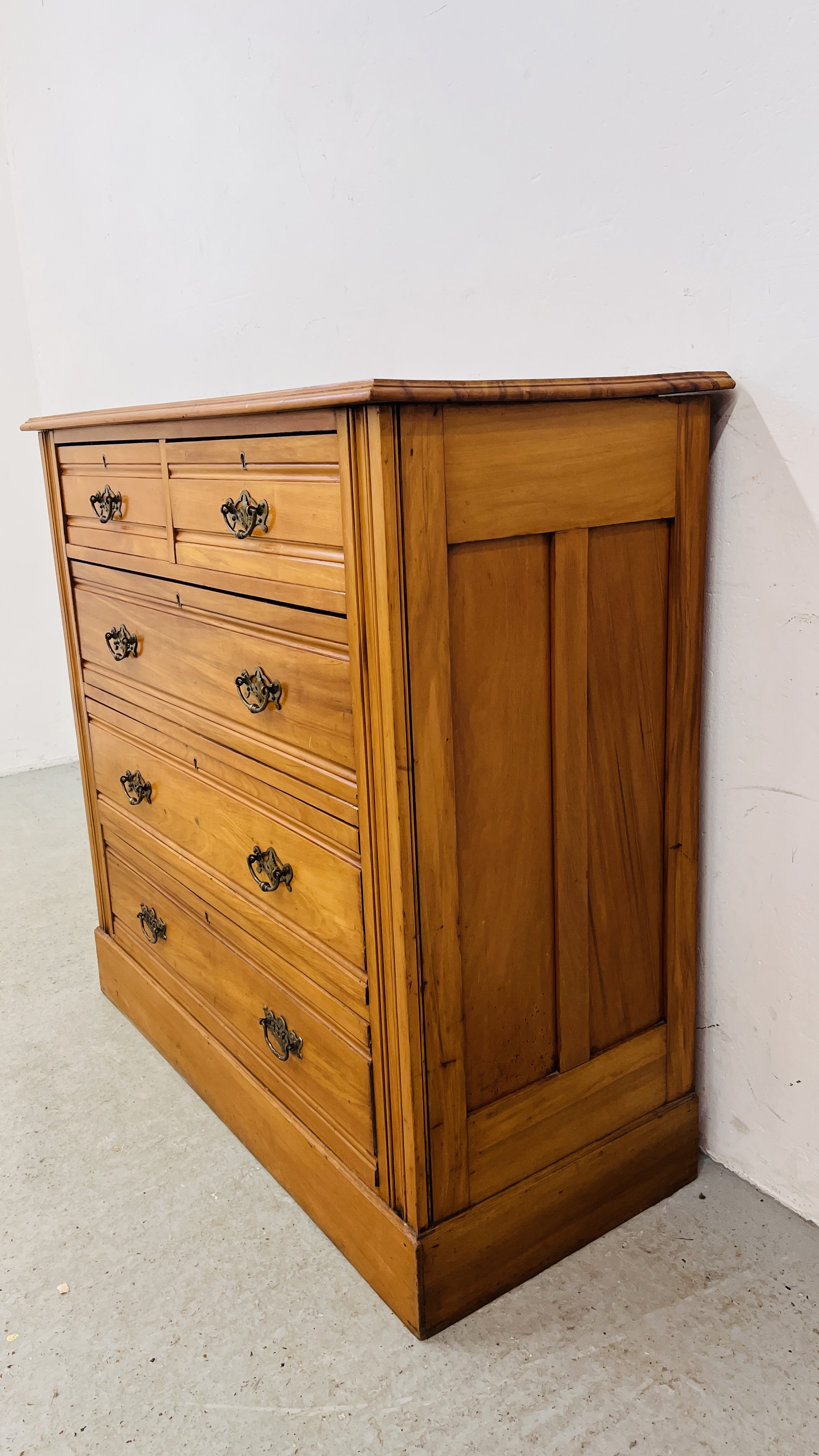 A SATINWOOD 2 OVER 3 DRAWER CHEST W 103CM X D 48CM X H 102CM. - Image 2 of 9