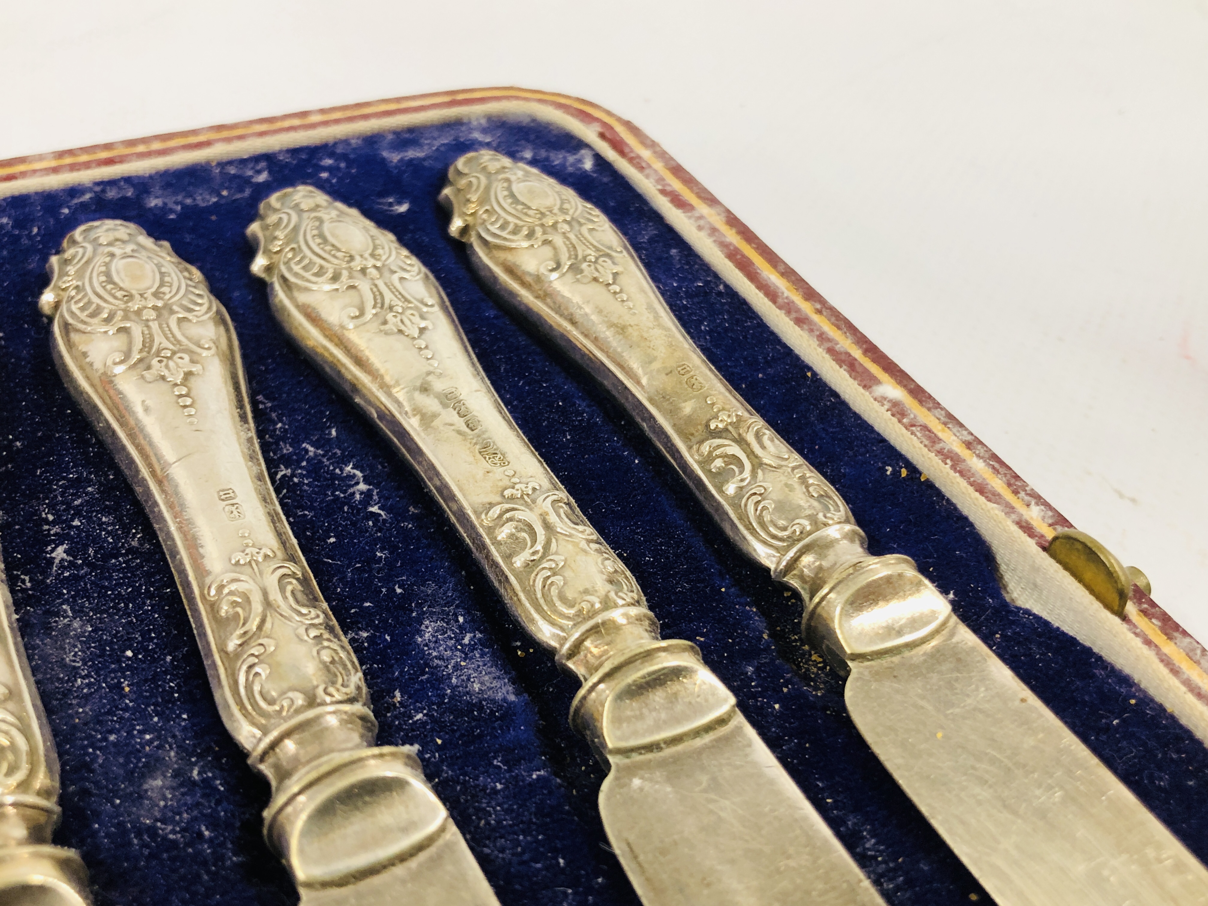 A CASED SET OF SIX SILVER COFFEE SPOONS WITH GOLFING DESIGN ALONG WITH A CASED SET OF SIX SILVER - Image 10 of 10