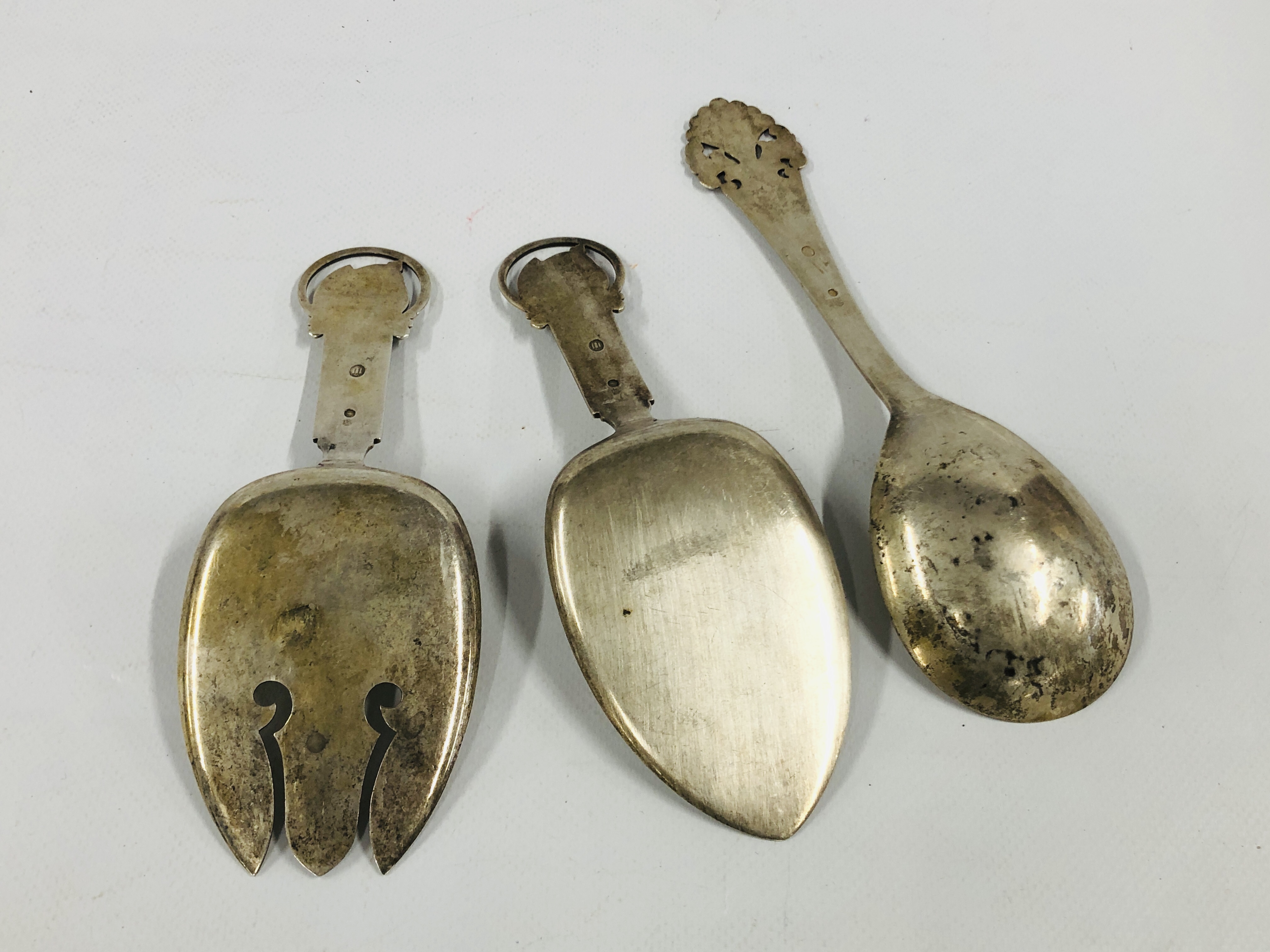 A PAIR OF CONTINENTAL WHITE METAL FISH SERVERS MAKERS SJ ALONG WITH A FURTHER SERVING SPOON BY THE - Image 6 of 11