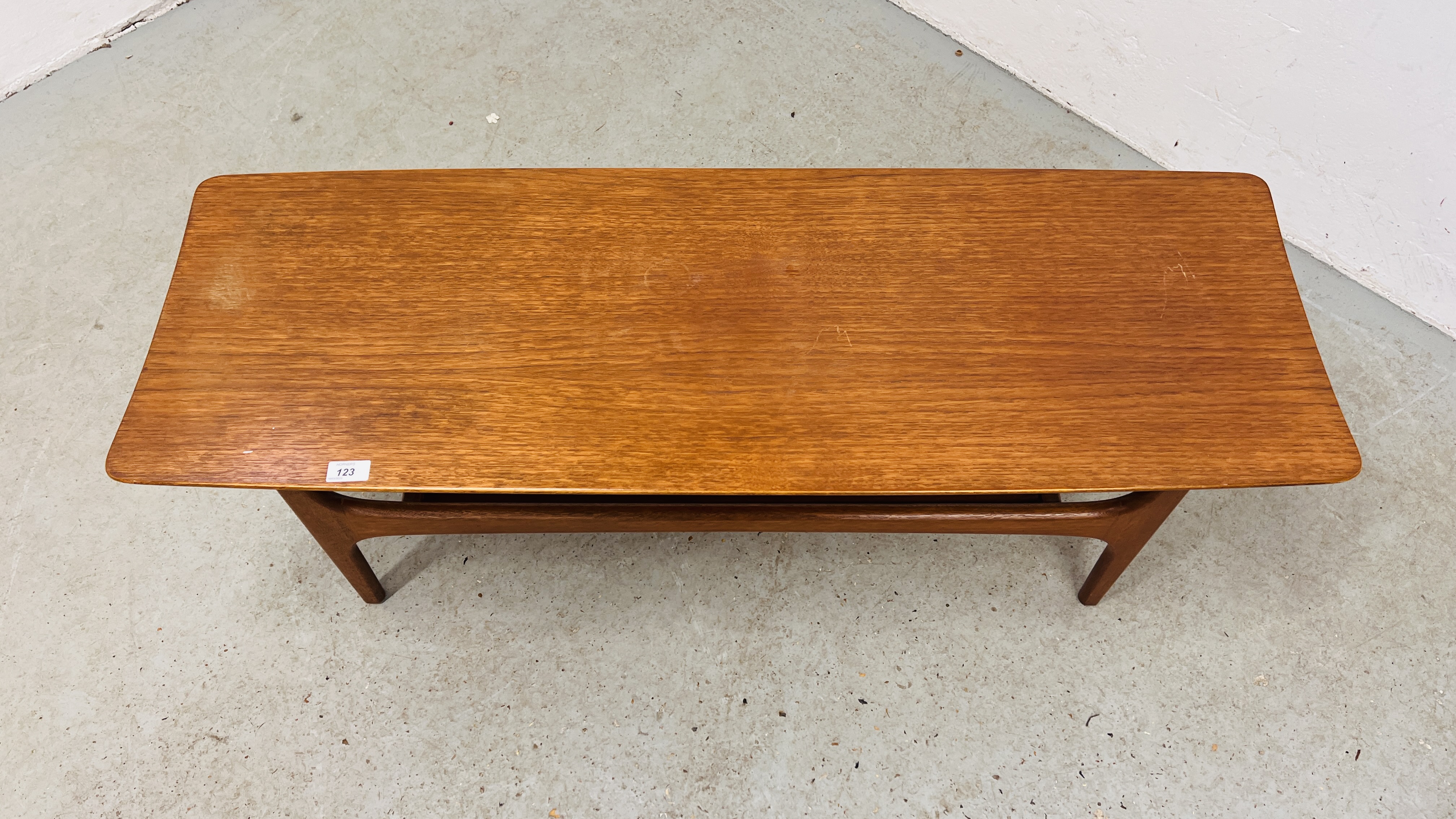 A RETRO TEAK TWO TIER COFFEE TABLE. - Image 2 of 7