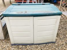 A PLASTIC GARDEN STORAGE BUNKER, WIDTH 147CM, DEPTH 78CM,