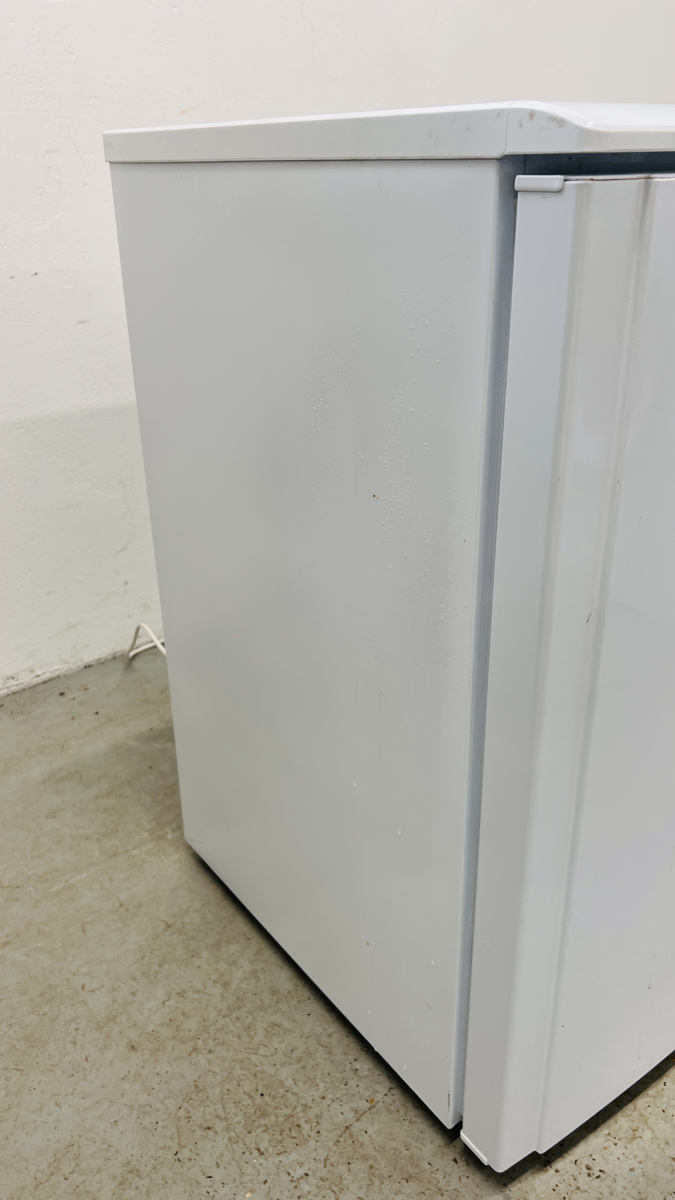 A HOTPOINT UNDER COUNTER FREEZER - SOLD AS SEEN. - Image 6 of 8
