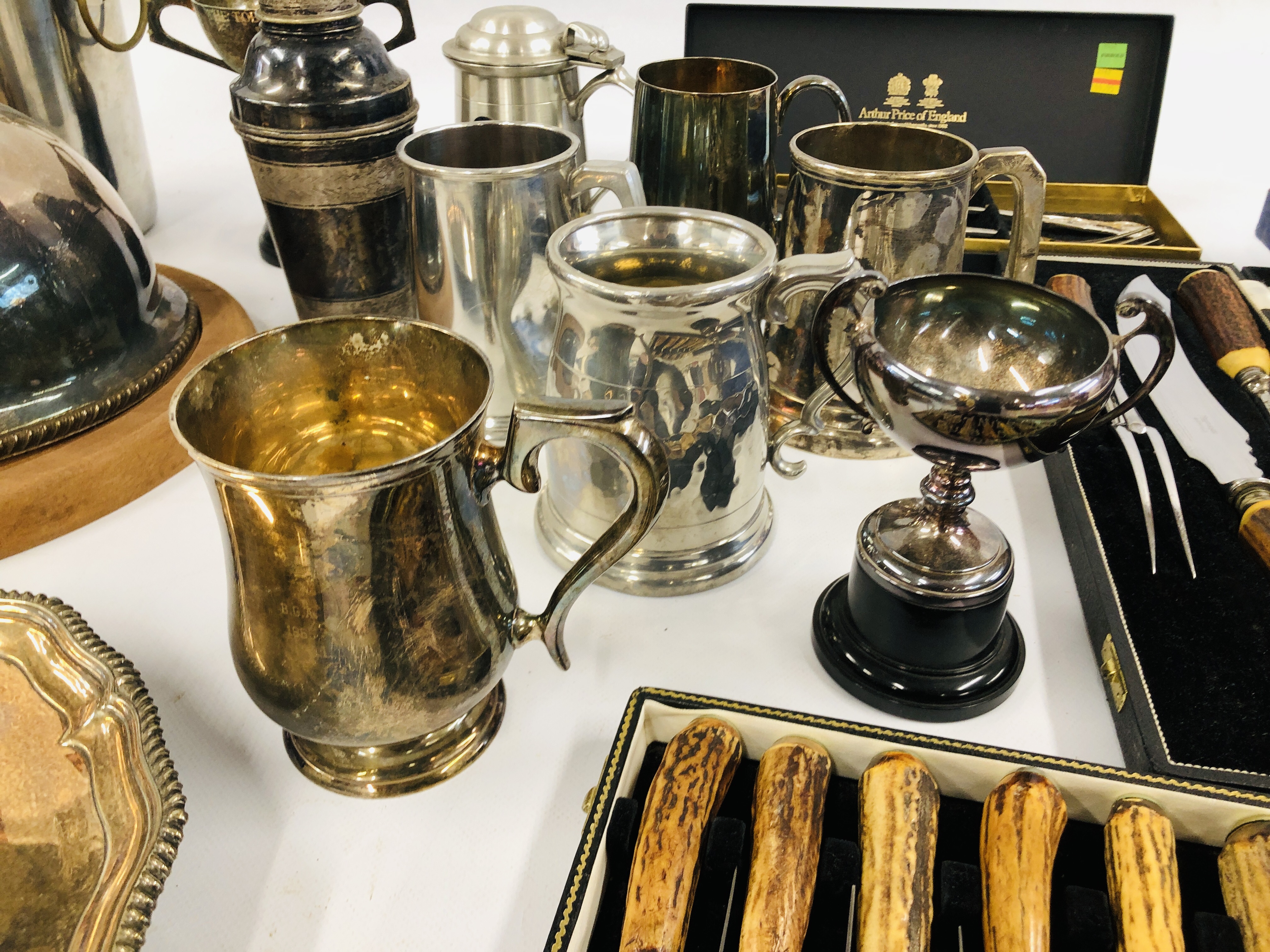 TWO BOXES OF ASSORTED PLATED WARE TO INCLUDE A COCKTAIL SHAKER, TROPHY CUPS AND TANKARDS, - Image 4 of 10