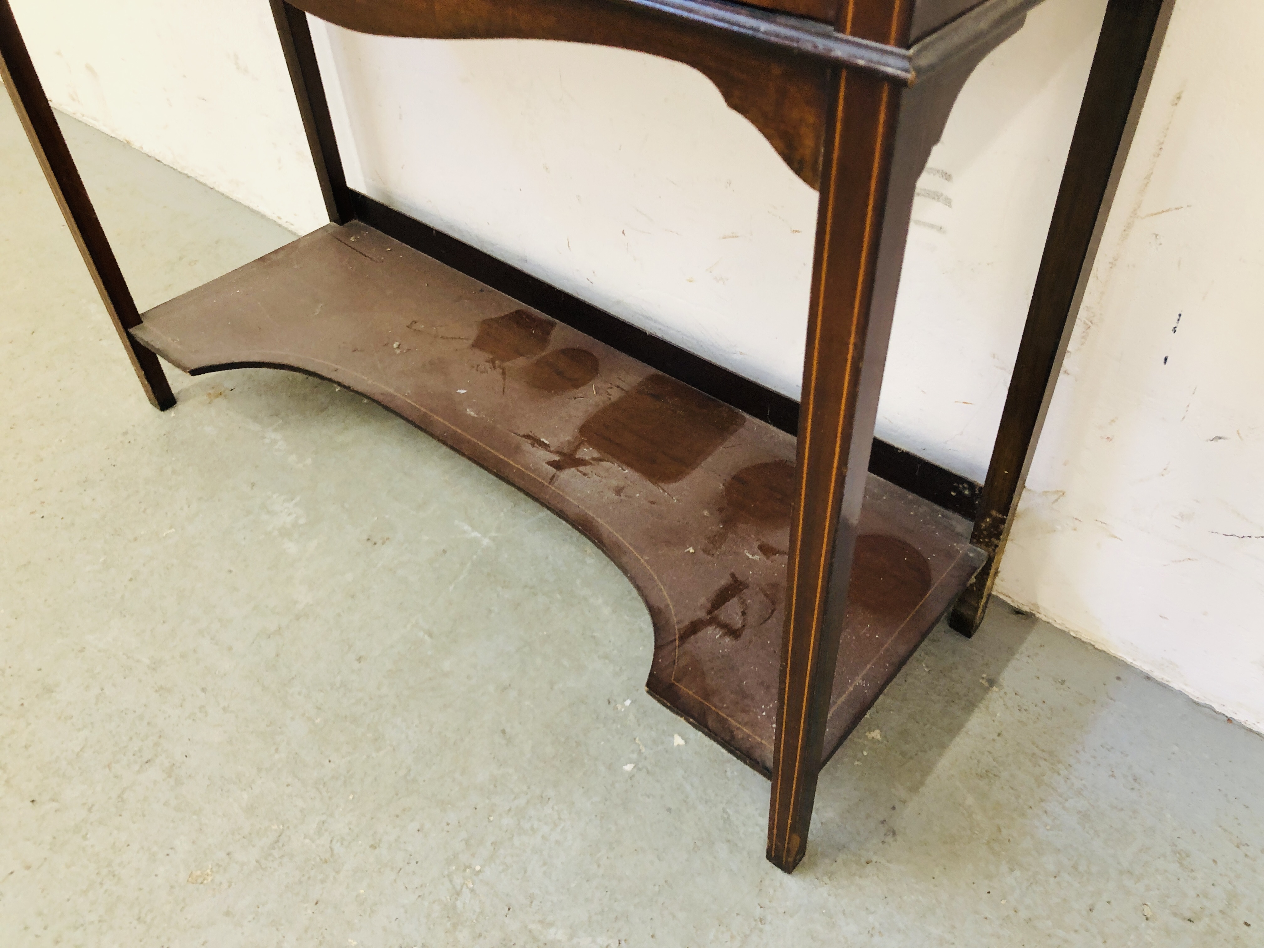 AN ANTIQUE MAHOGANY AND INLAID 2 DOOR GLAZED CABINET WITH LOWER TIER W 100CM X D 36CM X H 170CM. - Image 5 of 6