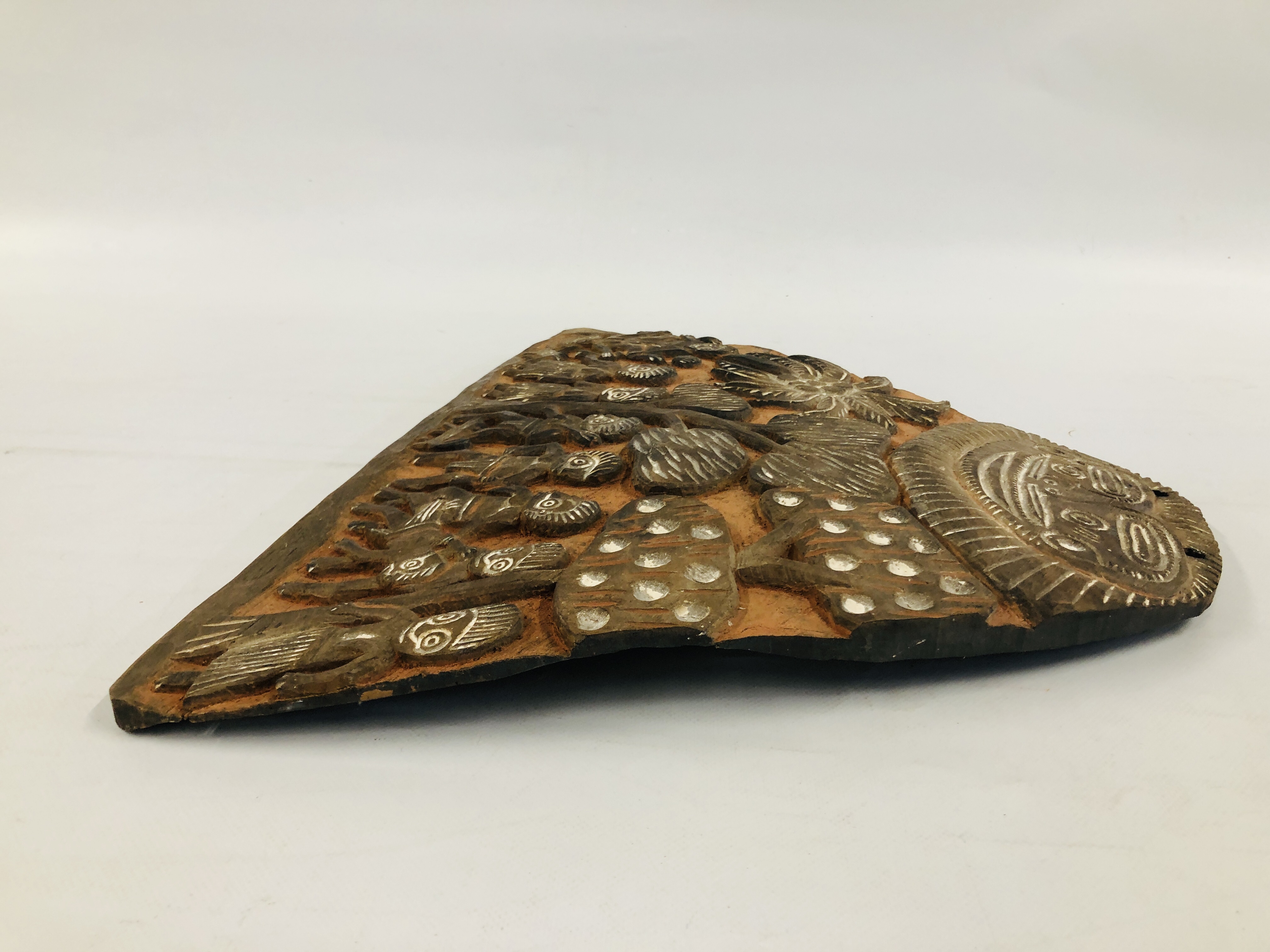 A HARDWOOD CARVED STORY TRIBAL BOARD - Image 5 of 6