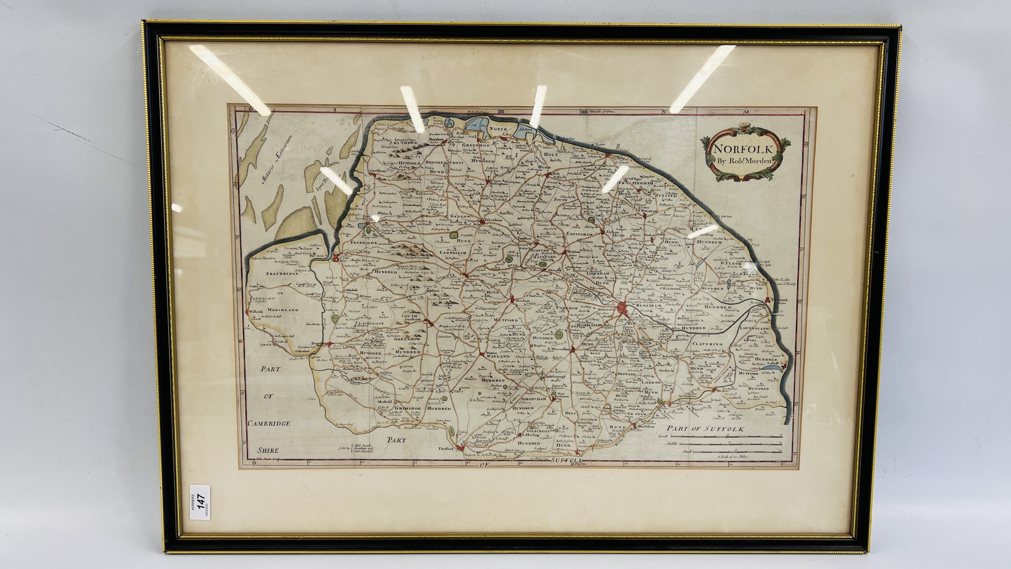 A VINTAGE MORDENS MAP OF NORFOLK, W 59CM X H 37.5CM.