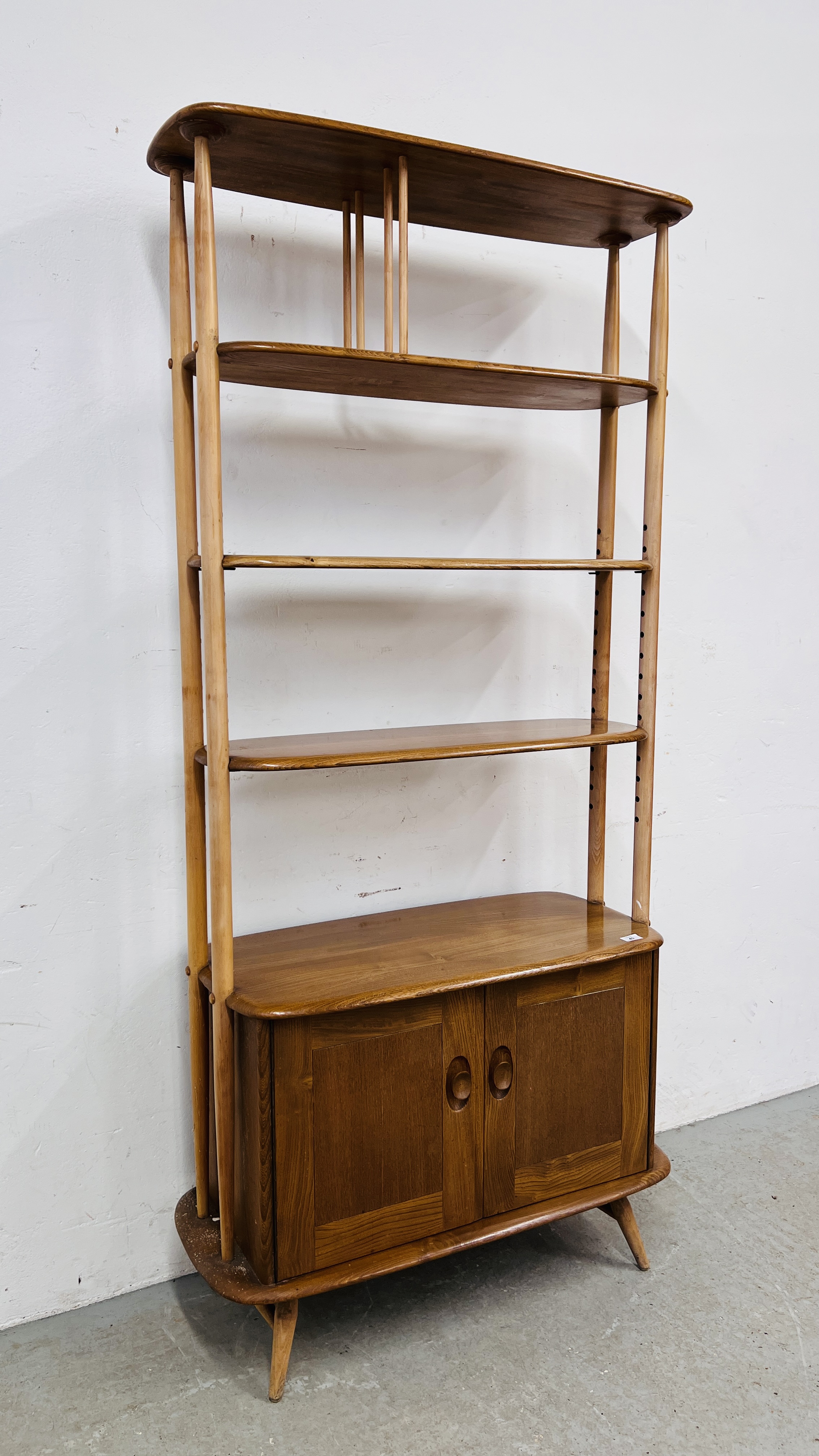 AN ERCOL WINDSOR GIRAFFE ROOM DIVIDER WITH 2 DOOR CUPBOARD BASE, - Image 3 of 19