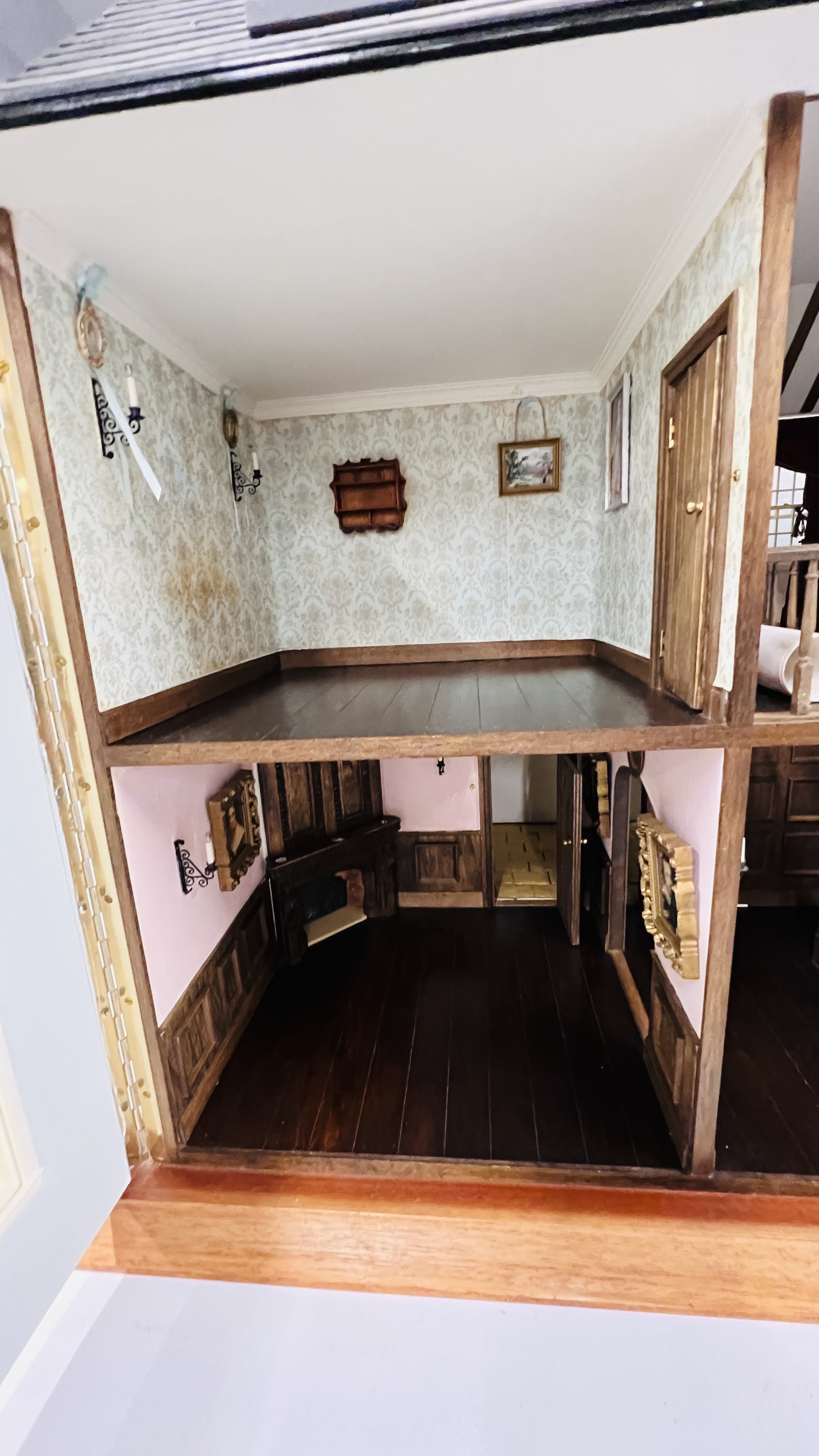 A LARGE DOLLS HOUSE WITH DUTCH GABLES AND ATTIC, BEDROOMS HOBART-COBBE, W 93CM, D 54CM, - Image 27 of 28
