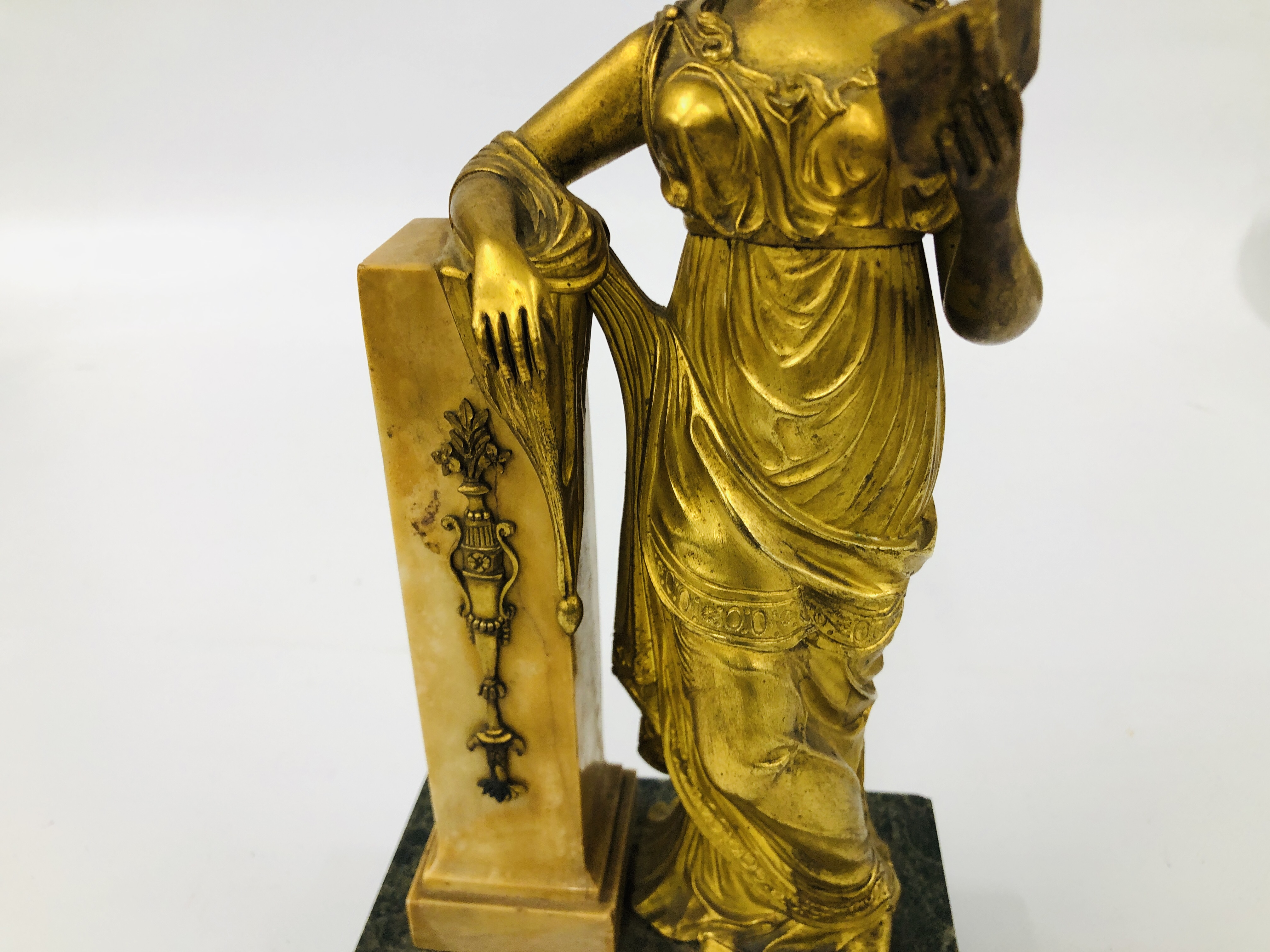 A BELLE EPOQUE GILT BRONZE FIGURE OF A STANDING WOMAN IN CLASSICAL DRESS, READING FROM A BOOK, - Image 3 of 6