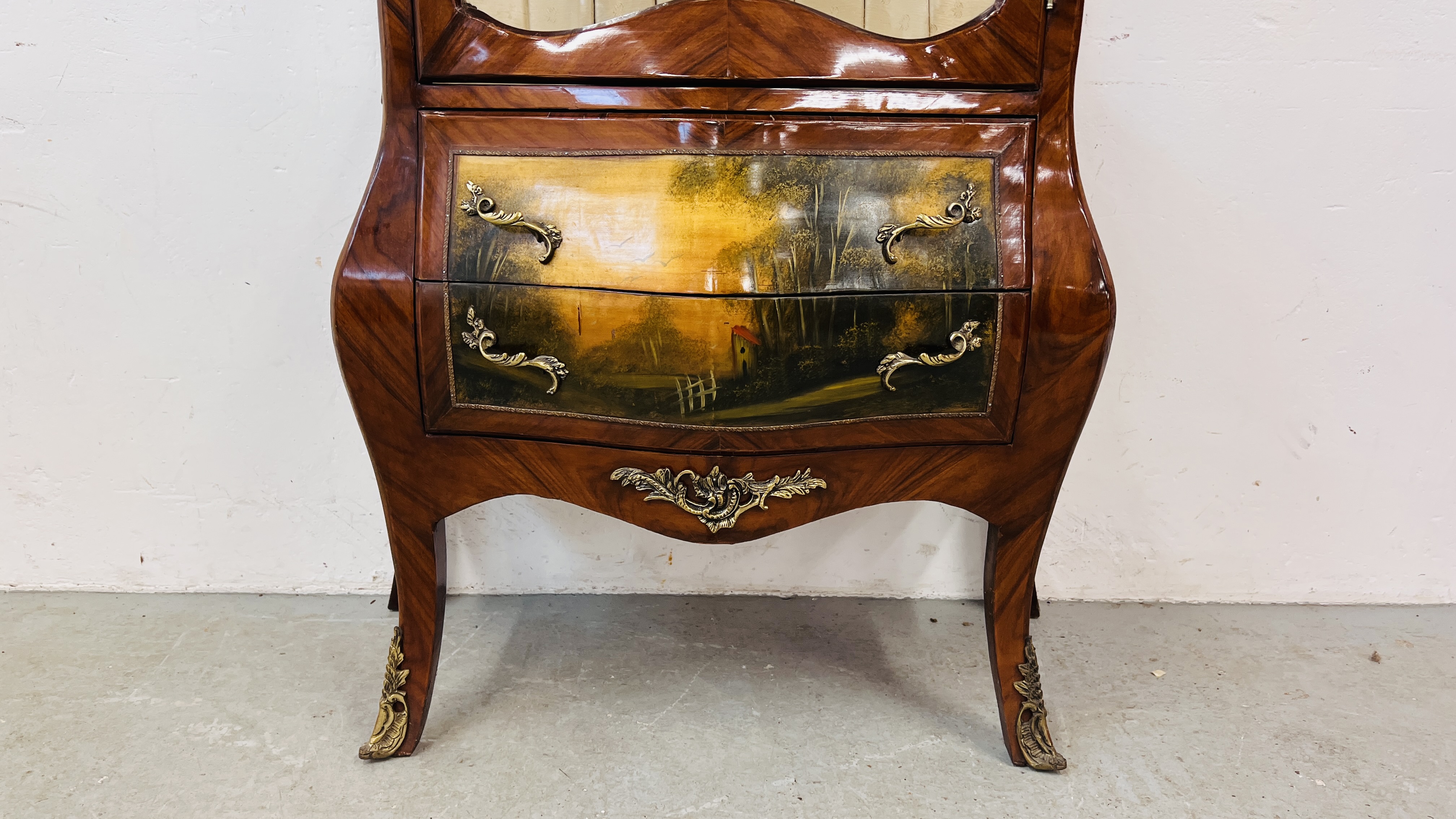 A REPRODUCTION LOUIS XV STYLE BOMBE DISPLAY CABINET WIDTH 93CM. DEPTH 54CM. HEIGHT 184CM. - Image 4 of 16