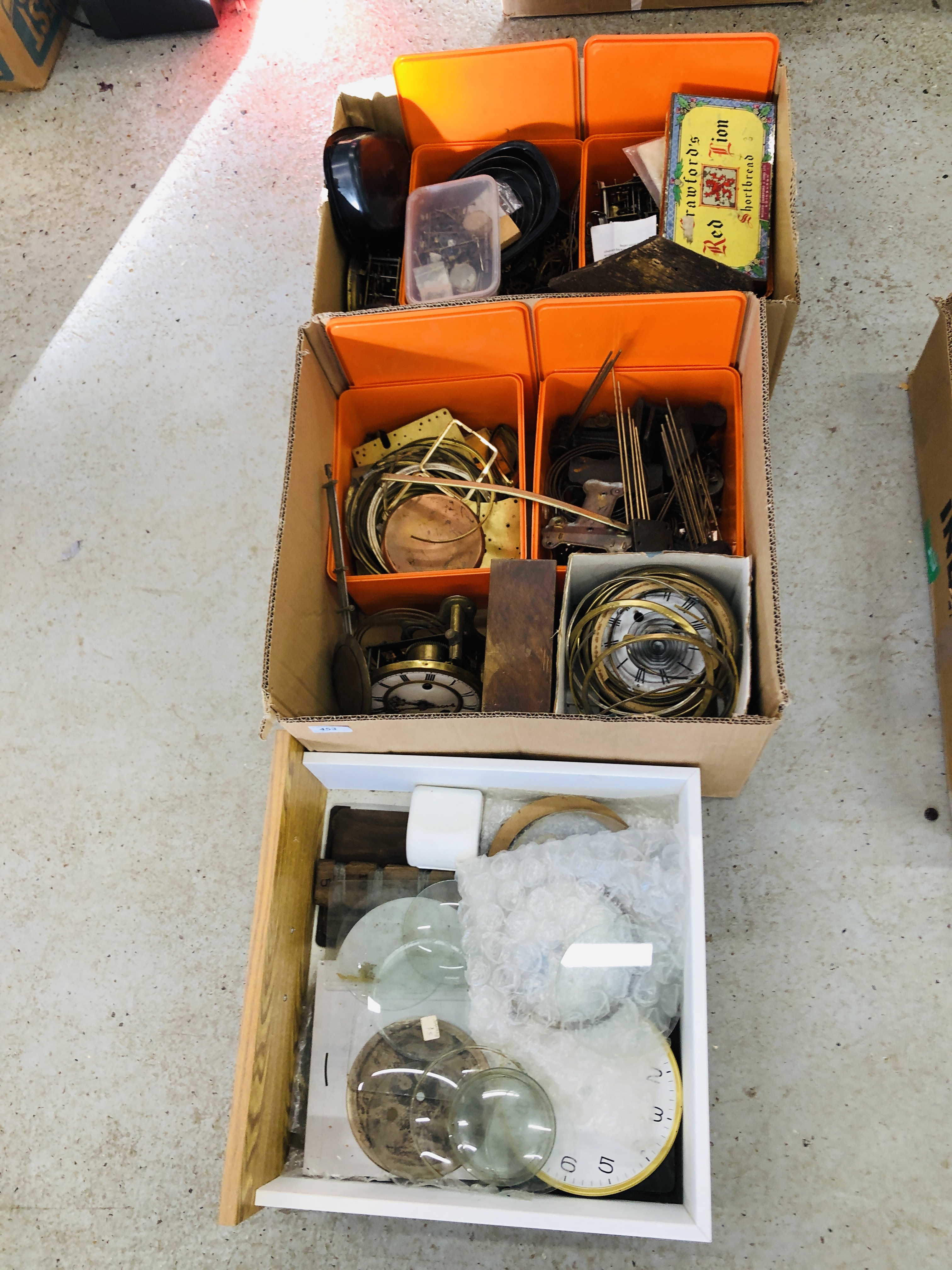 3 X BOXES OF ASSORTED MODERN & VINTAGE CLOCK PARTS & ACCESSORIES TO INCLUDE CLOCK GLASSES, HANDS,