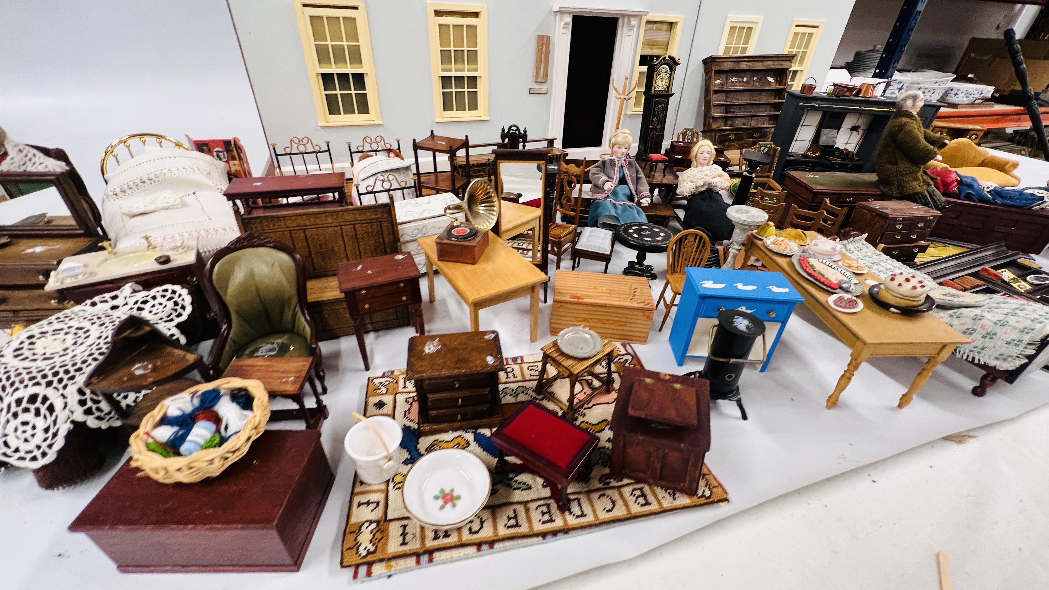 A LARGE DOLLS HOUSE WITH DUTCH GABLES AND ATTIC, BEDROOMS HOBART-COBBE, W 93CM, D 54CM, - Image 9 of 28