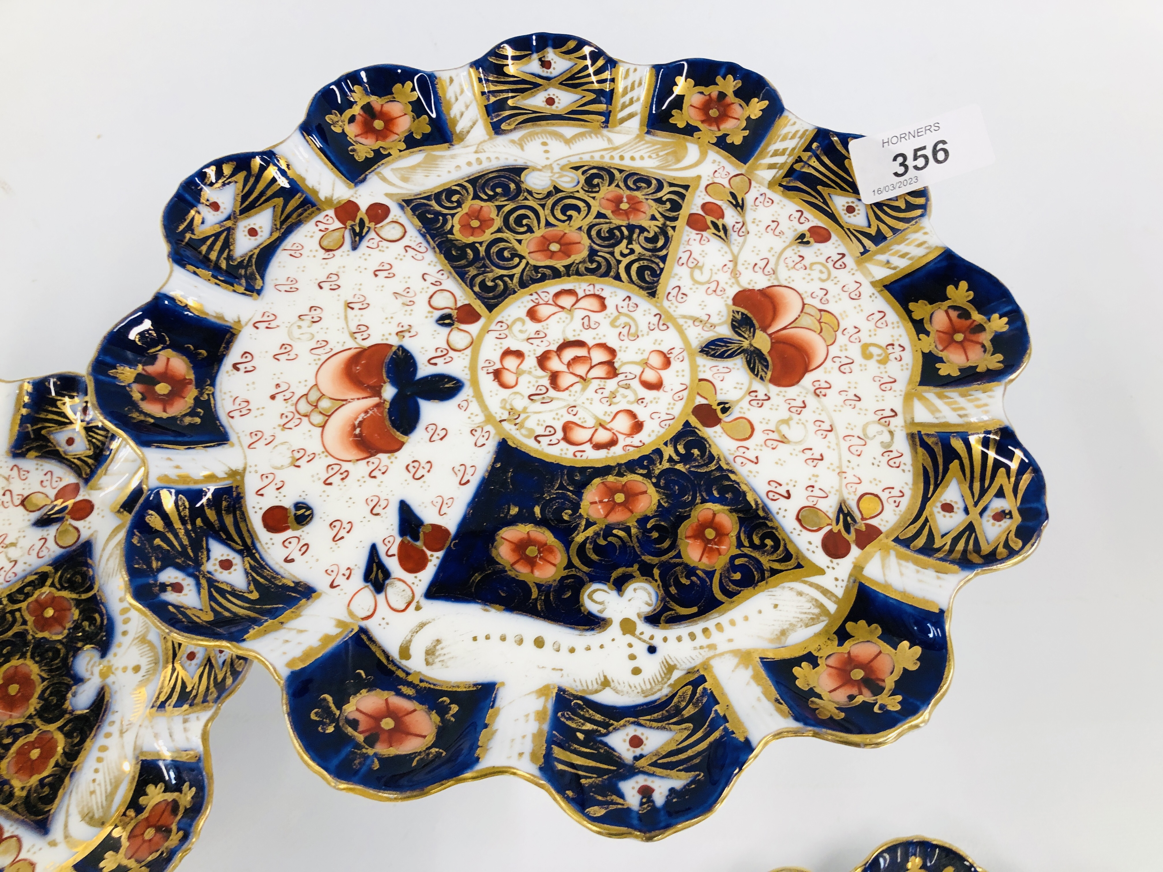 POINTON'S DESERT WARES DECORATED IN THE IMARI PALETTE TO CONSIST OF TWO GRADUATED TAZA'S, - Image 3 of 11