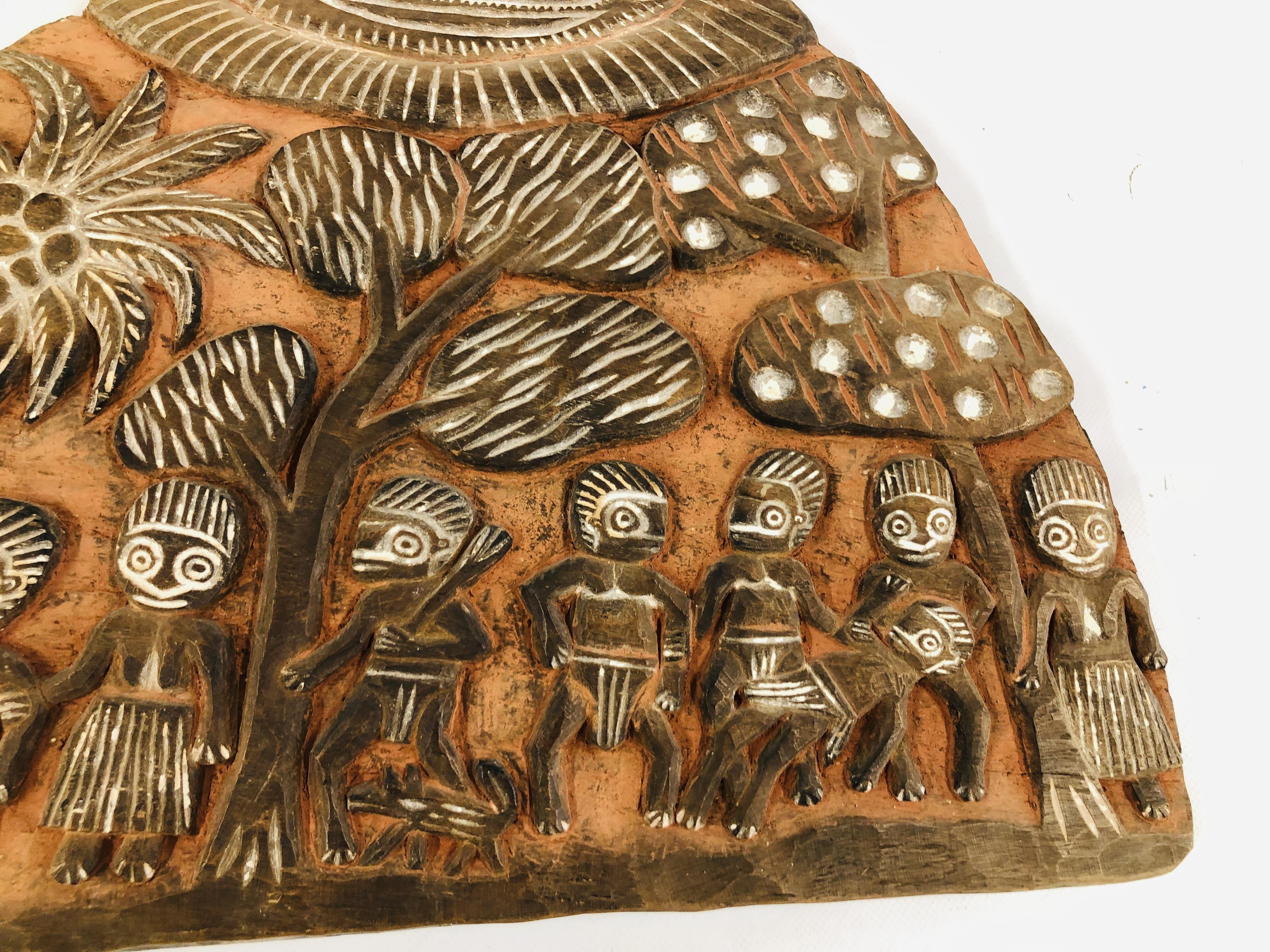 A HARDWOOD CARVED STORY TRIBAL BOARD - Image 3 of 6