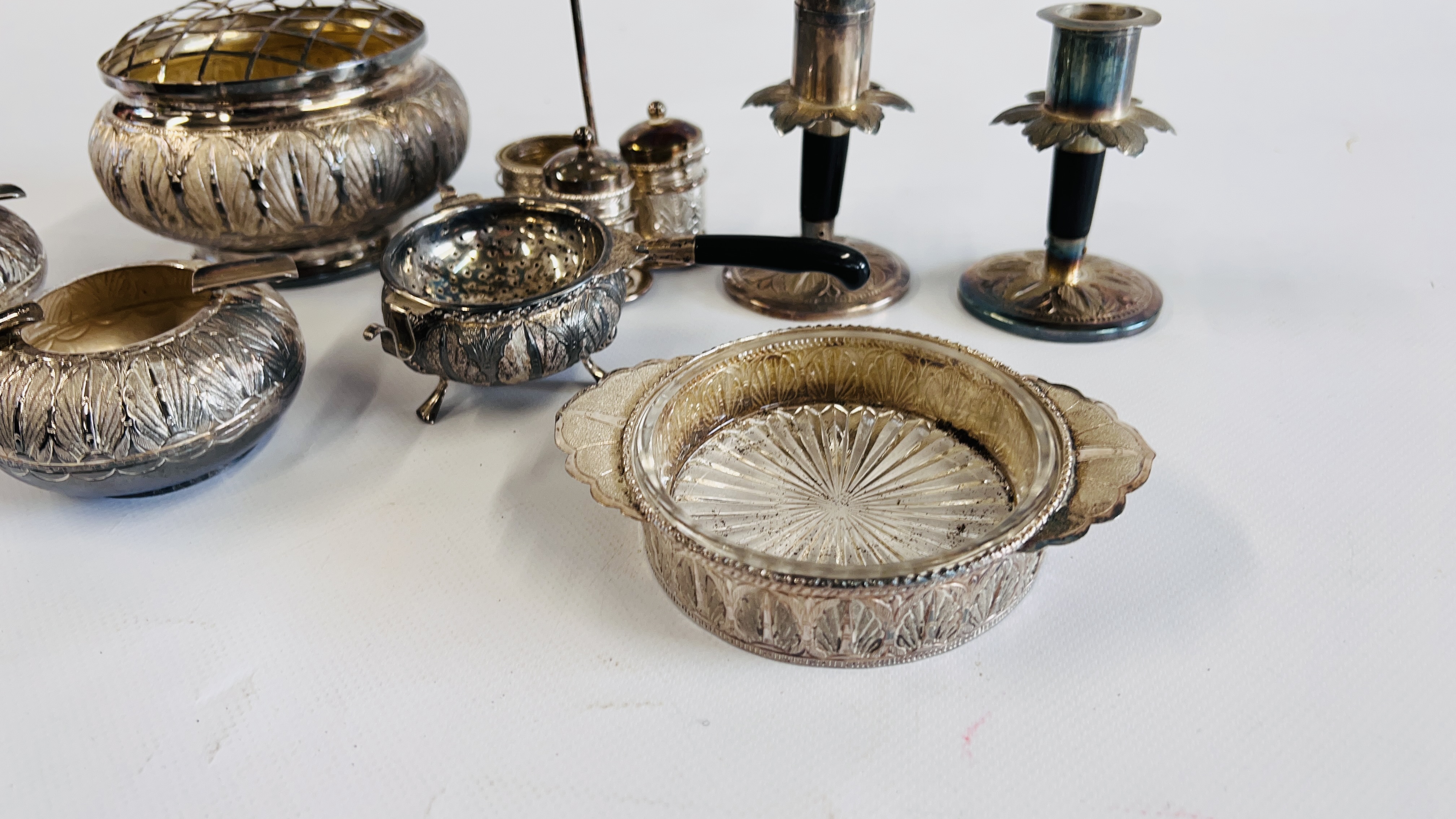 A GROUP OF INDIAN WHITE METAL DECORATIVE WARES ALL WITH MATCHING EMBOSSED DESIGN TO INCLUDE PAIR OF - Image 6 of 7