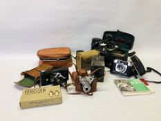 A BOX OF VINTAGE PHOTOGRAPHIC EQUIPMENT AND CAMERAS TO INCLUDE COMET, NO.