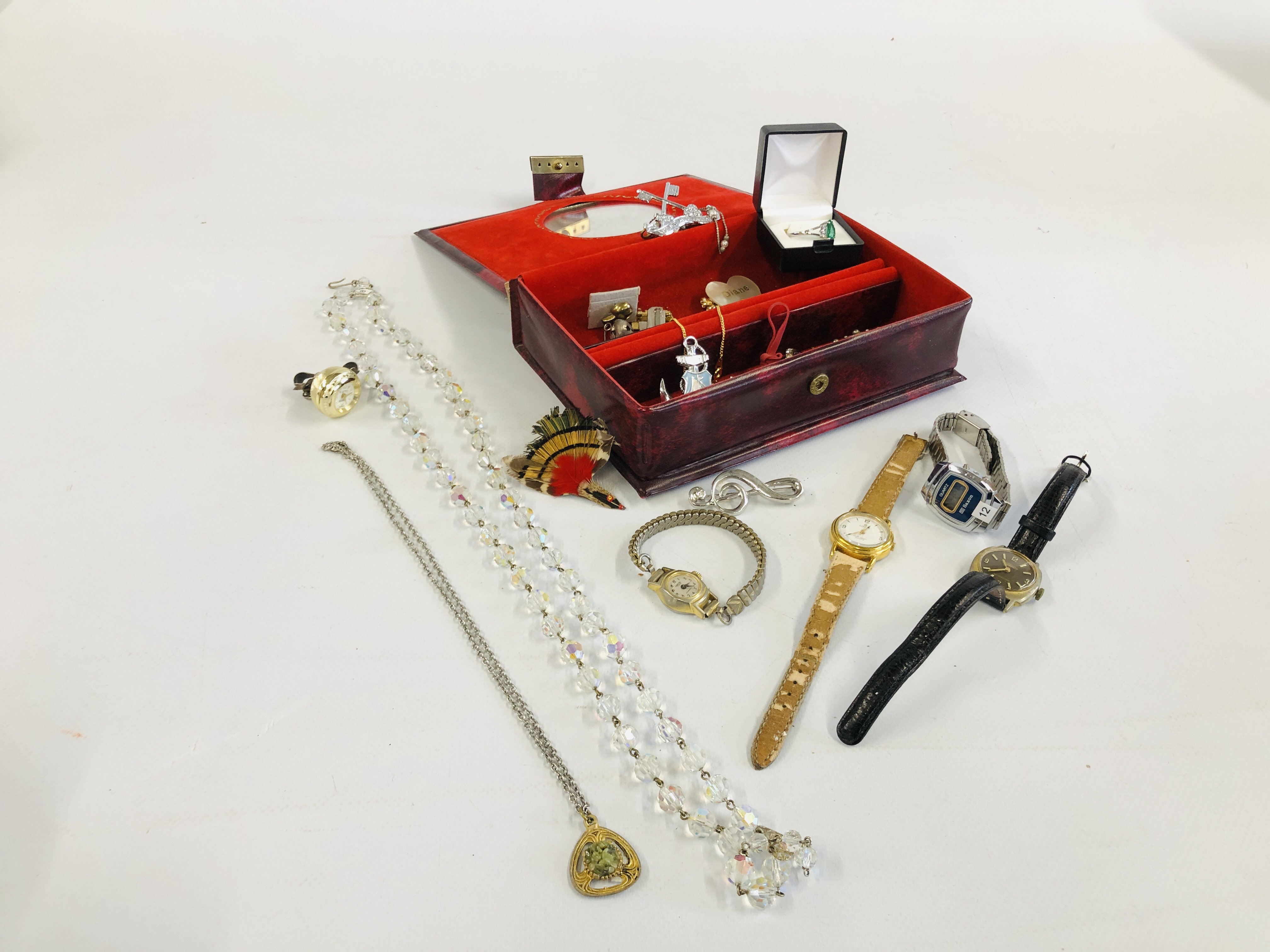 AN EXTENSIVE COLLECTION OF VINTAGE AND COSTUME JEWELLERY WATCHES TO INCLUDE LORUS, GLYNFORD,