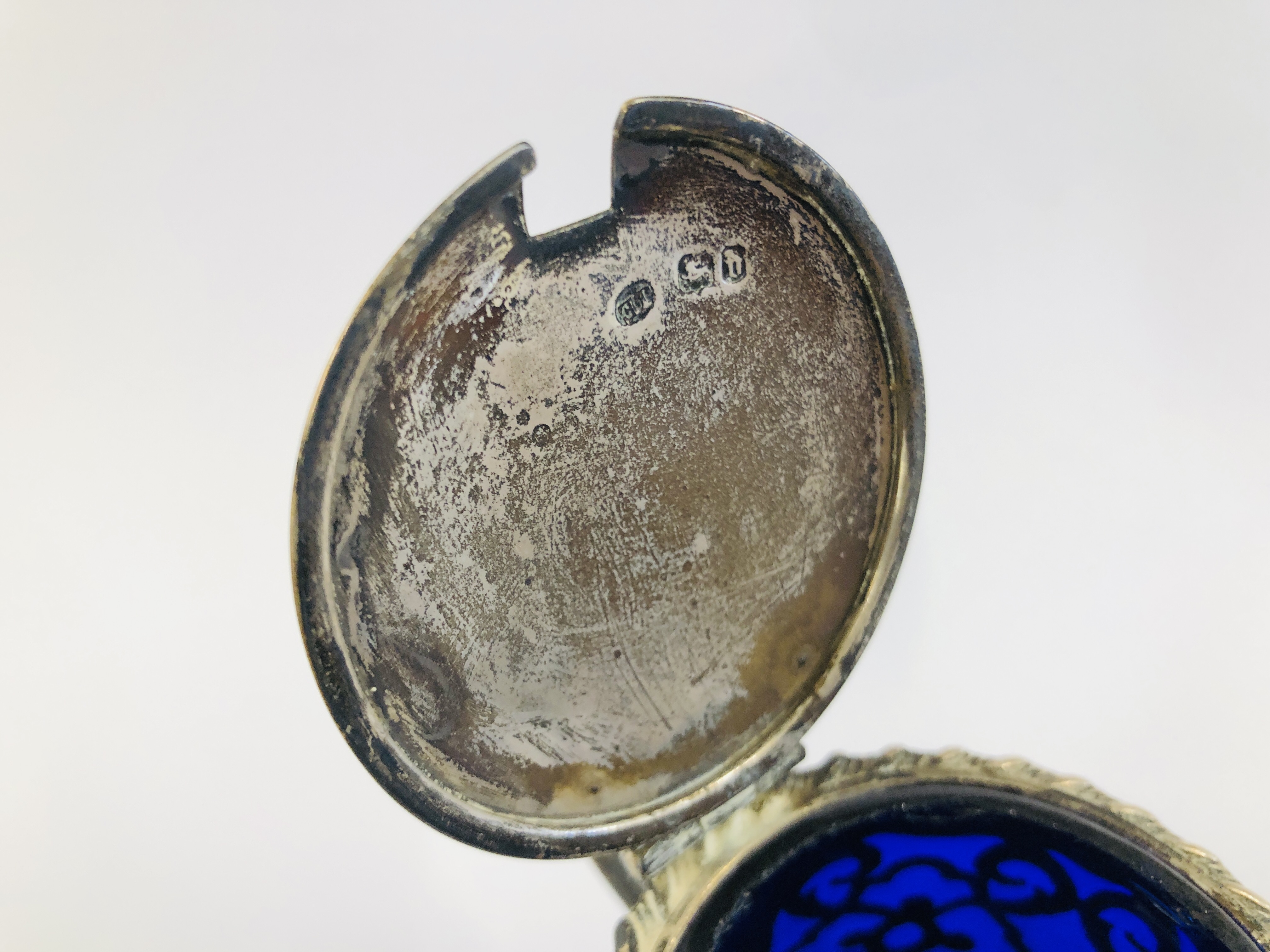 AN ANTIQUE SILVER MUSTARD, BLUE GLASS LINER, - Image 11 of 15