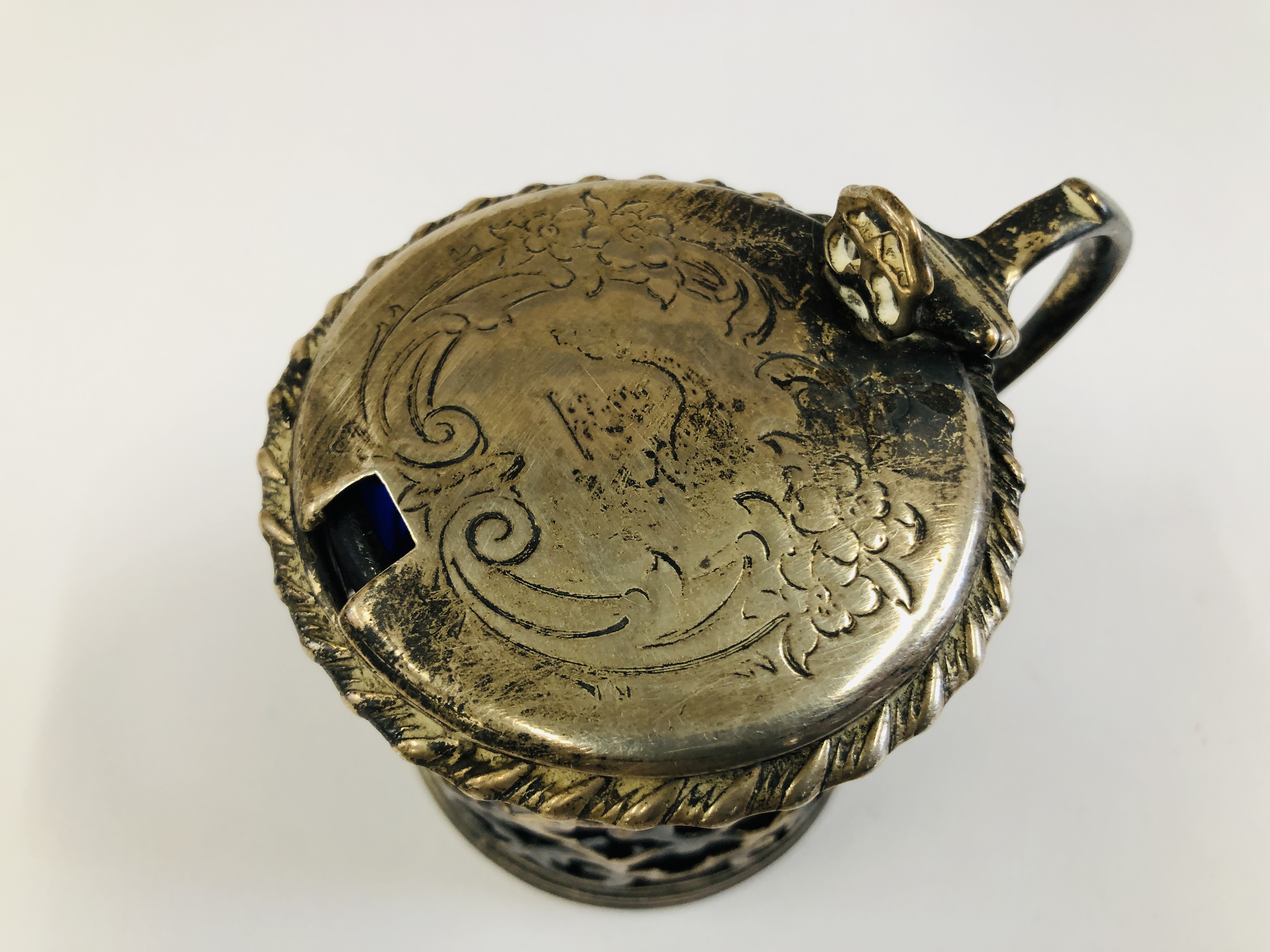 AN ANTIQUE SILVER MUSTARD, BLUE GLASS LINER, - Image 8 of 15