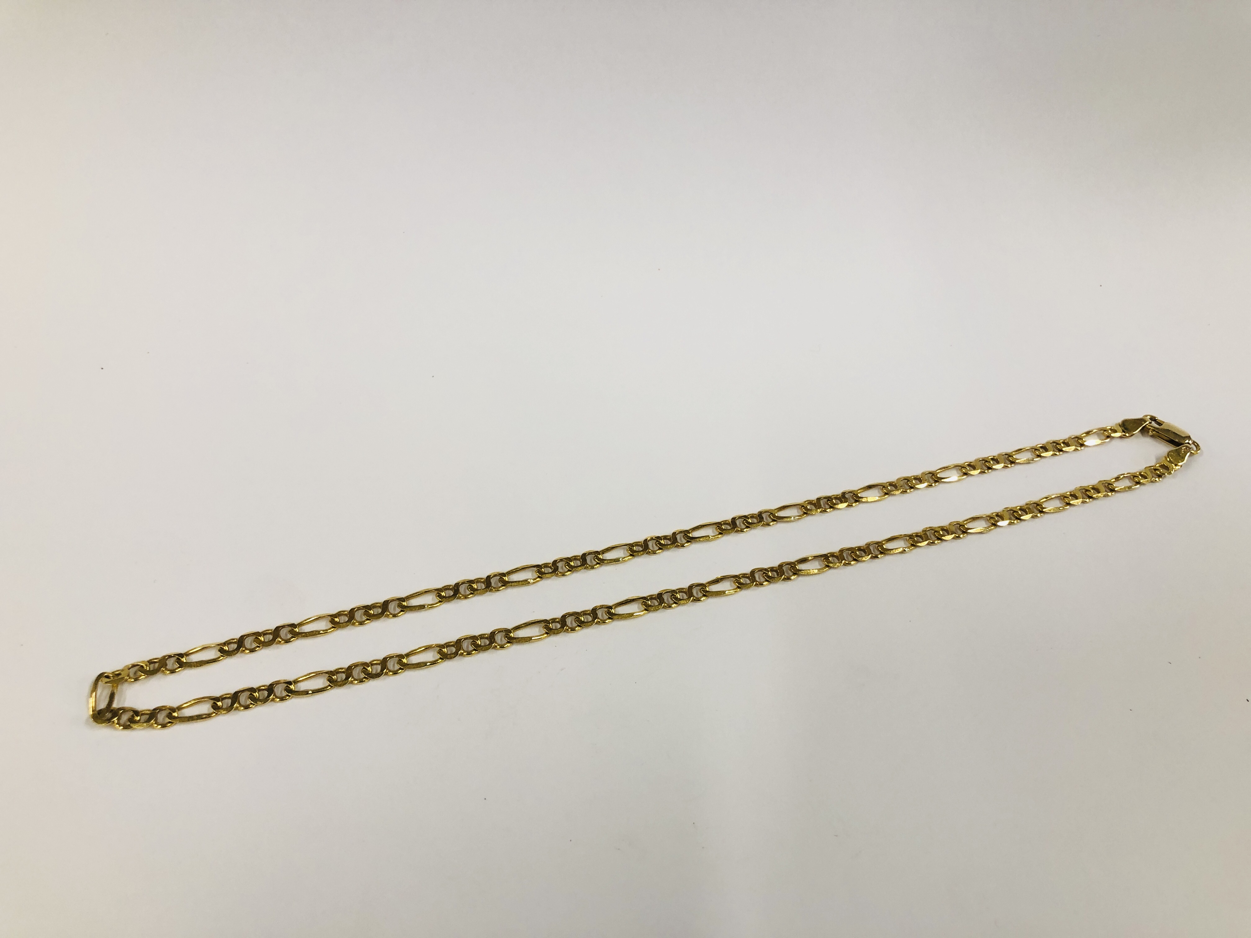 A 9CT GOLD FIGARO LINK NECKLACE - L46CM.