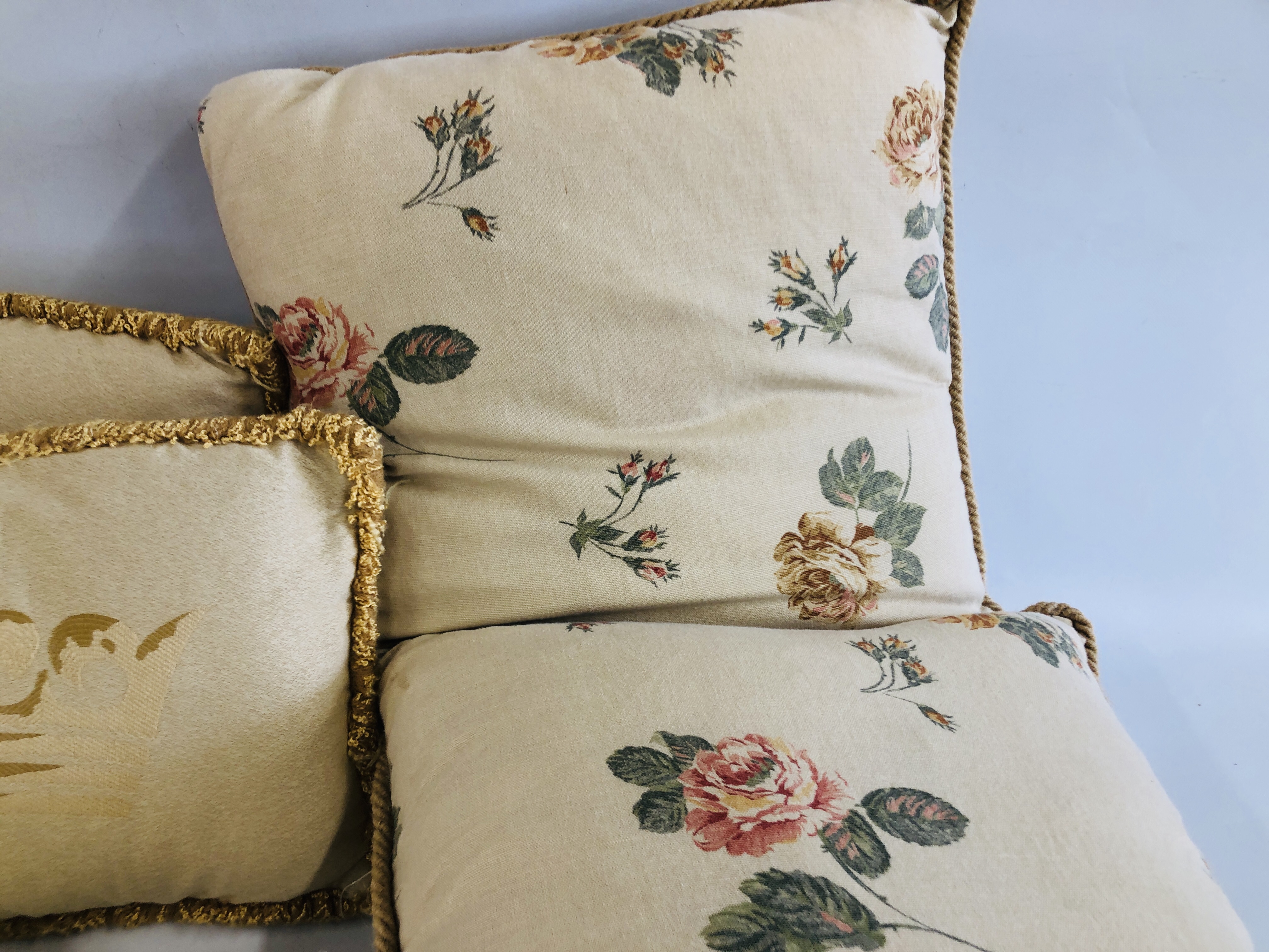 COLLECTION OF 7 LAURA ASHLEY CUSHIONS + SELECTION OF 23 TABLE CLOTHS: 3 OF 54" X 54" CREAM IVY LEAF - Image 9 of 9