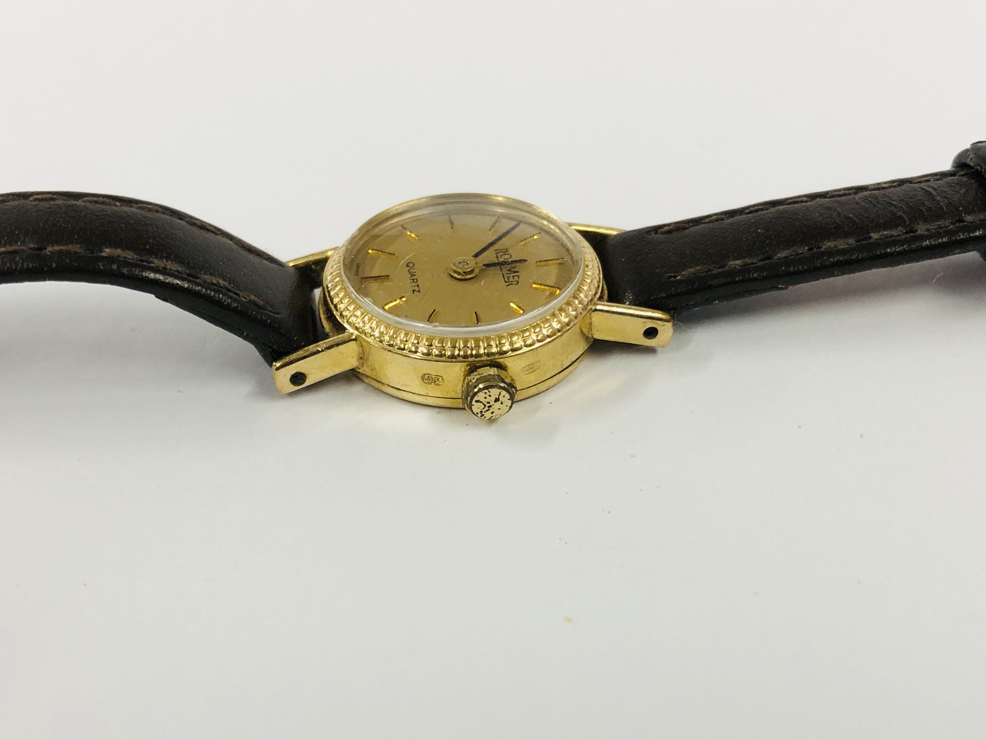 LADIES ROAMER 9CT GOLD CASED WRIST WATCH ON A BROWN LEATHER STRAP. - Image 3 of 12