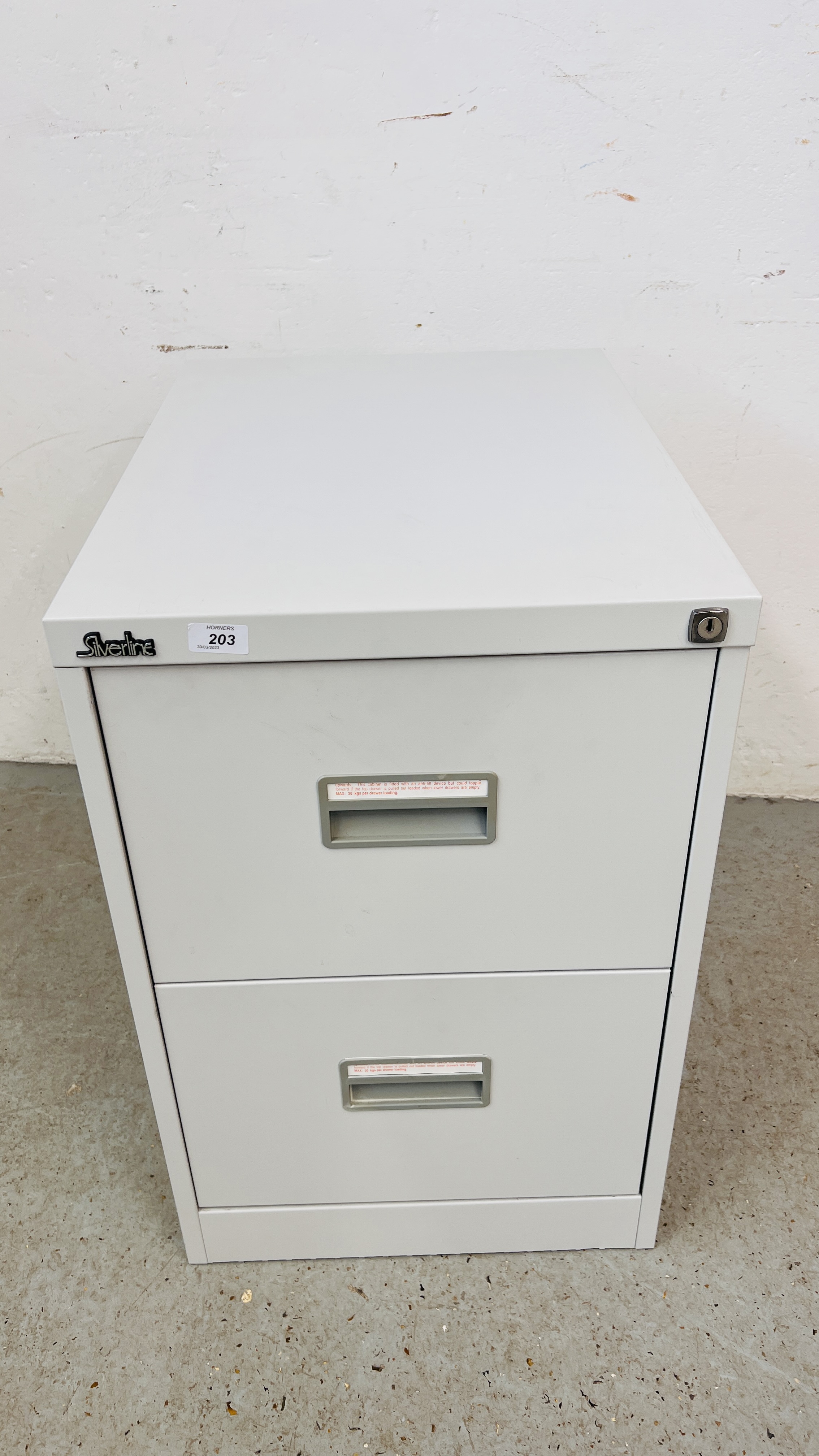 A STEEL SILVER LINE TWO DRAWER FLING CABINET. - Image 5 of 5