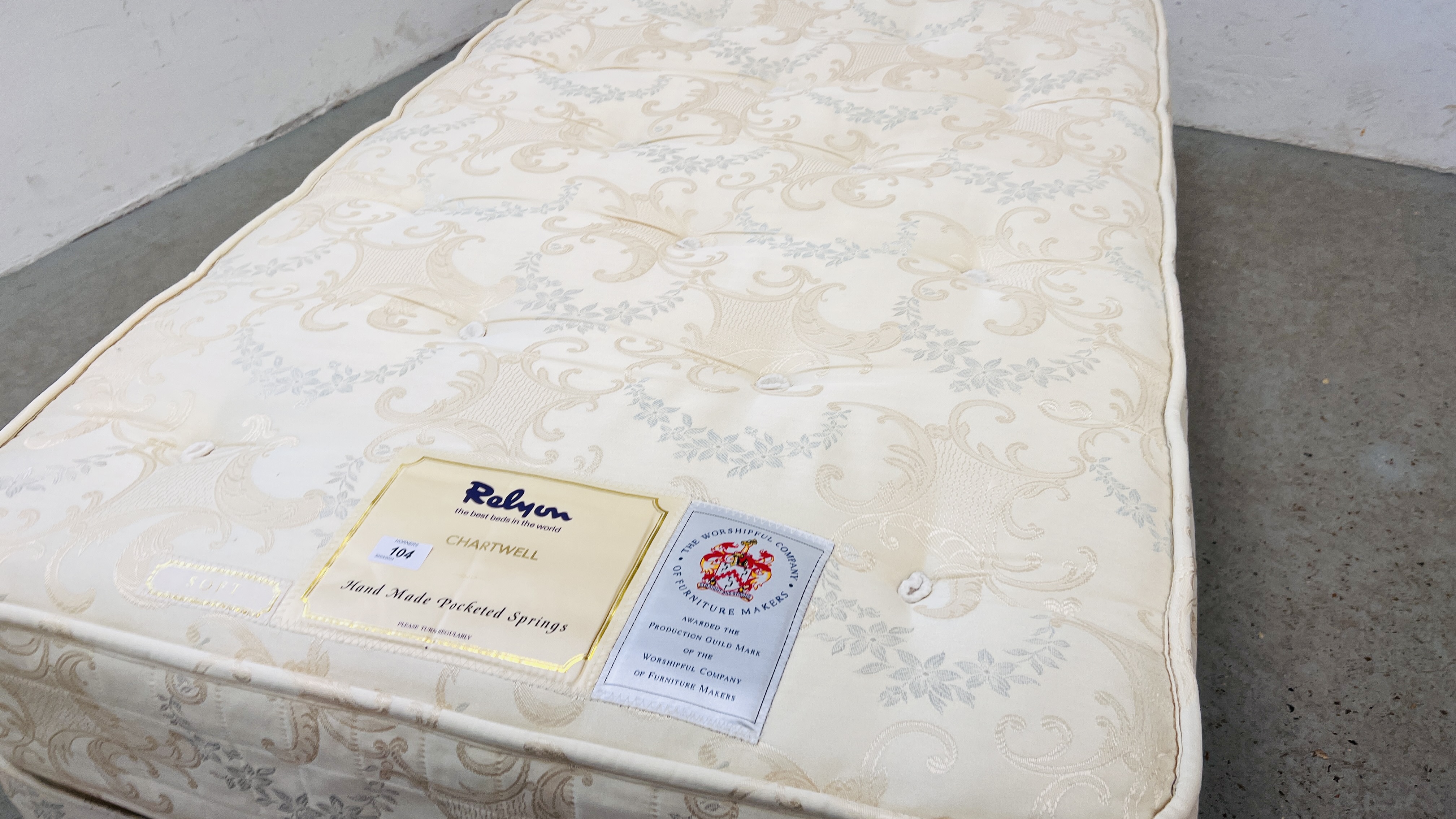 RELYON SINGLE DIVAN BED WITH CHARTWELL HAND MADE POCKET SPRUNG MATTRESS. - Image 3 of 6