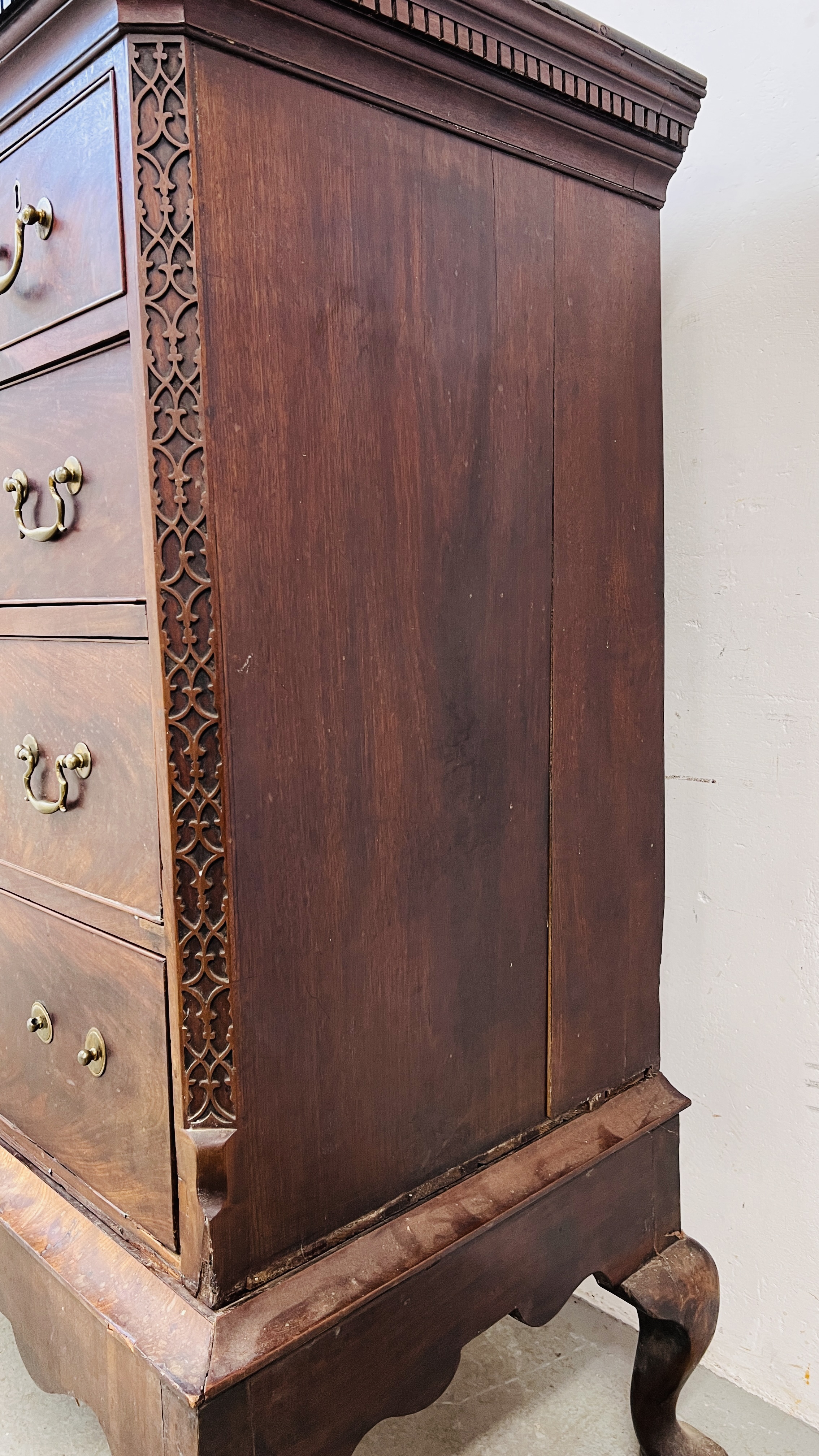 AN ANTIQUE MAHOGANY THREE OVER THREE DRAWER CHEST ON SPLAYED LEG, - Image 8 of 15