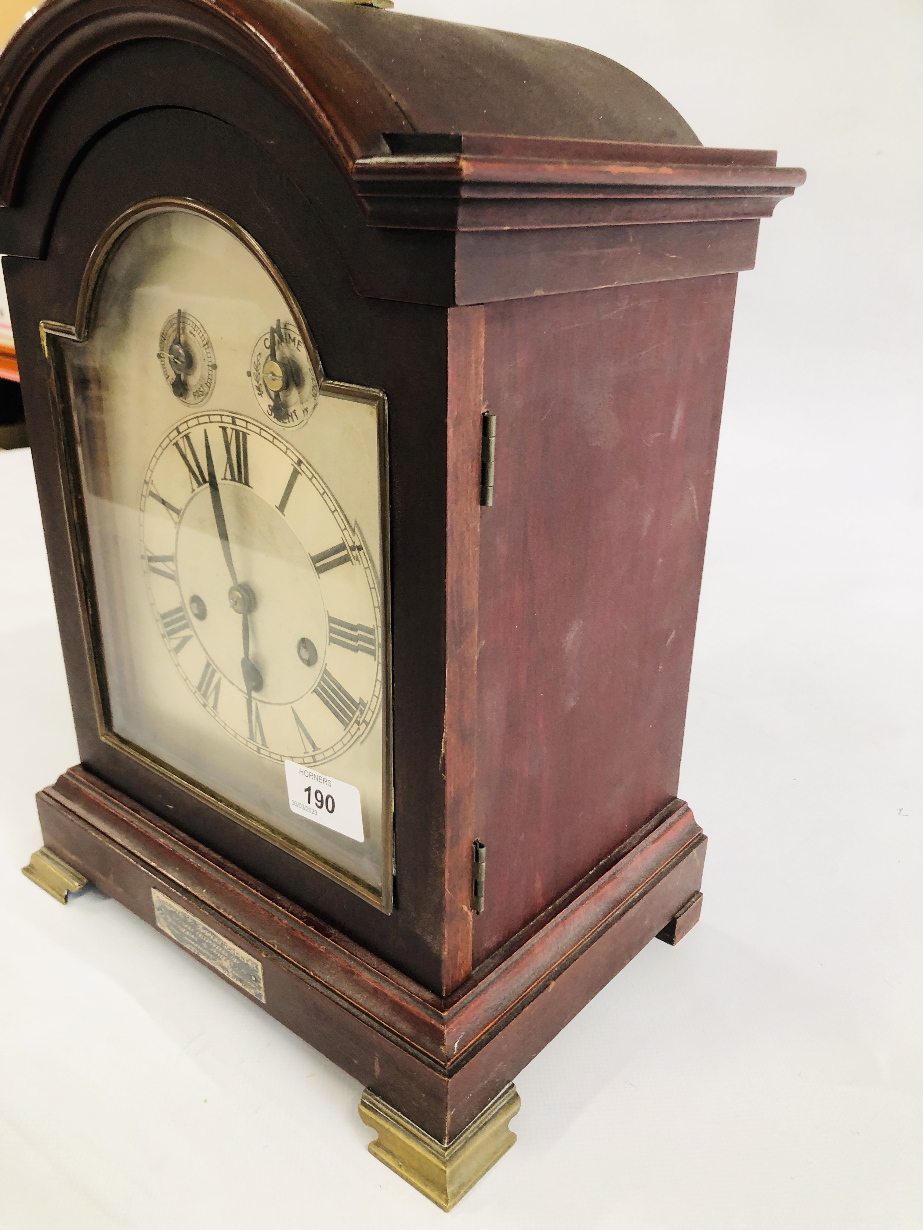 AN ANTIQUE WESTMINSTER CHIMING BRACKET CLOCK, - Image 7 of 9